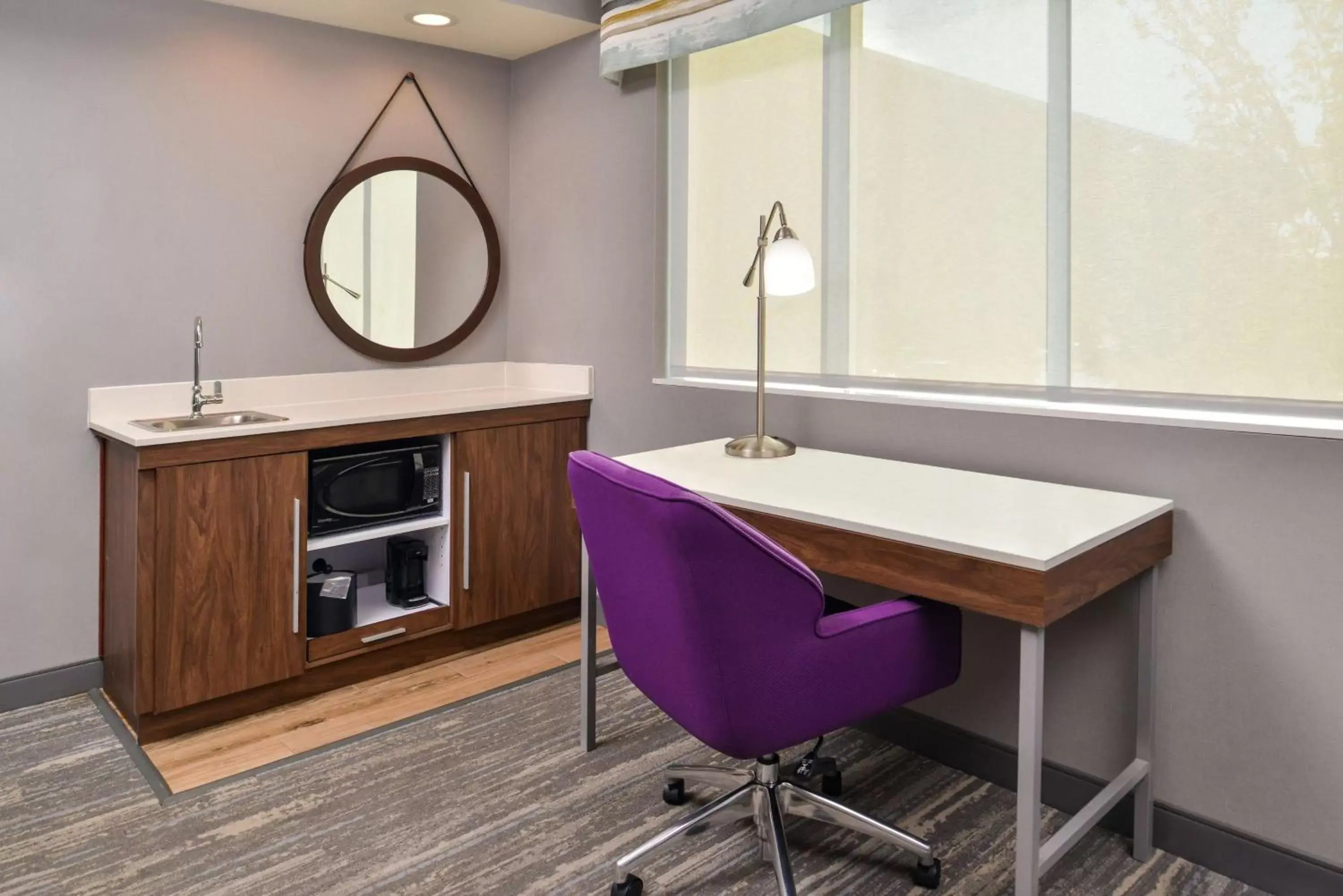 Bedroom, Kitchen/Kitchenette in Hampton Inn & Suites Boise/Spectrum