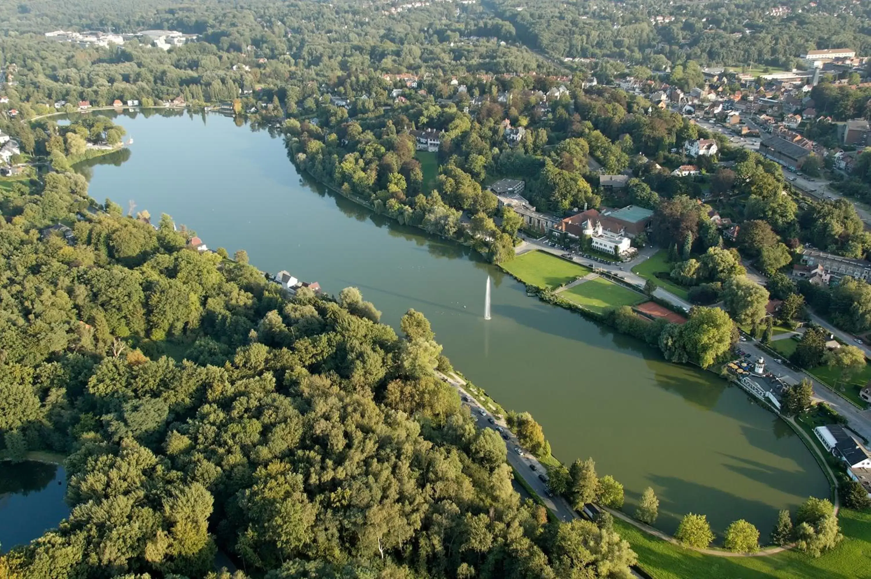 Bird's eye view, Bird's-eye View in Martin's Château Du Lac