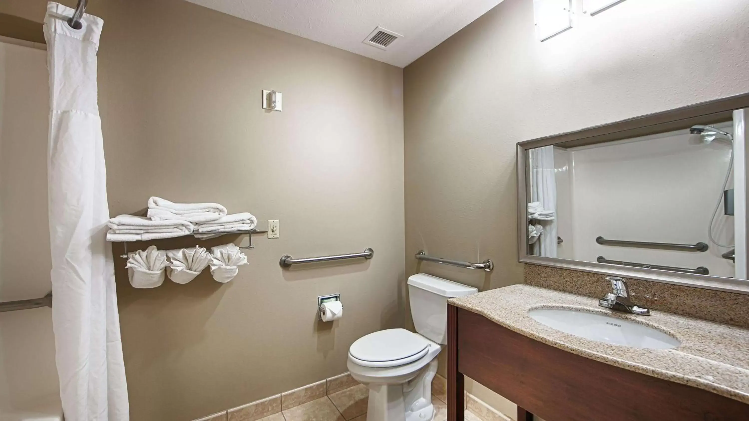 Bathroom in Best Western Plus Pioneer Park Inn