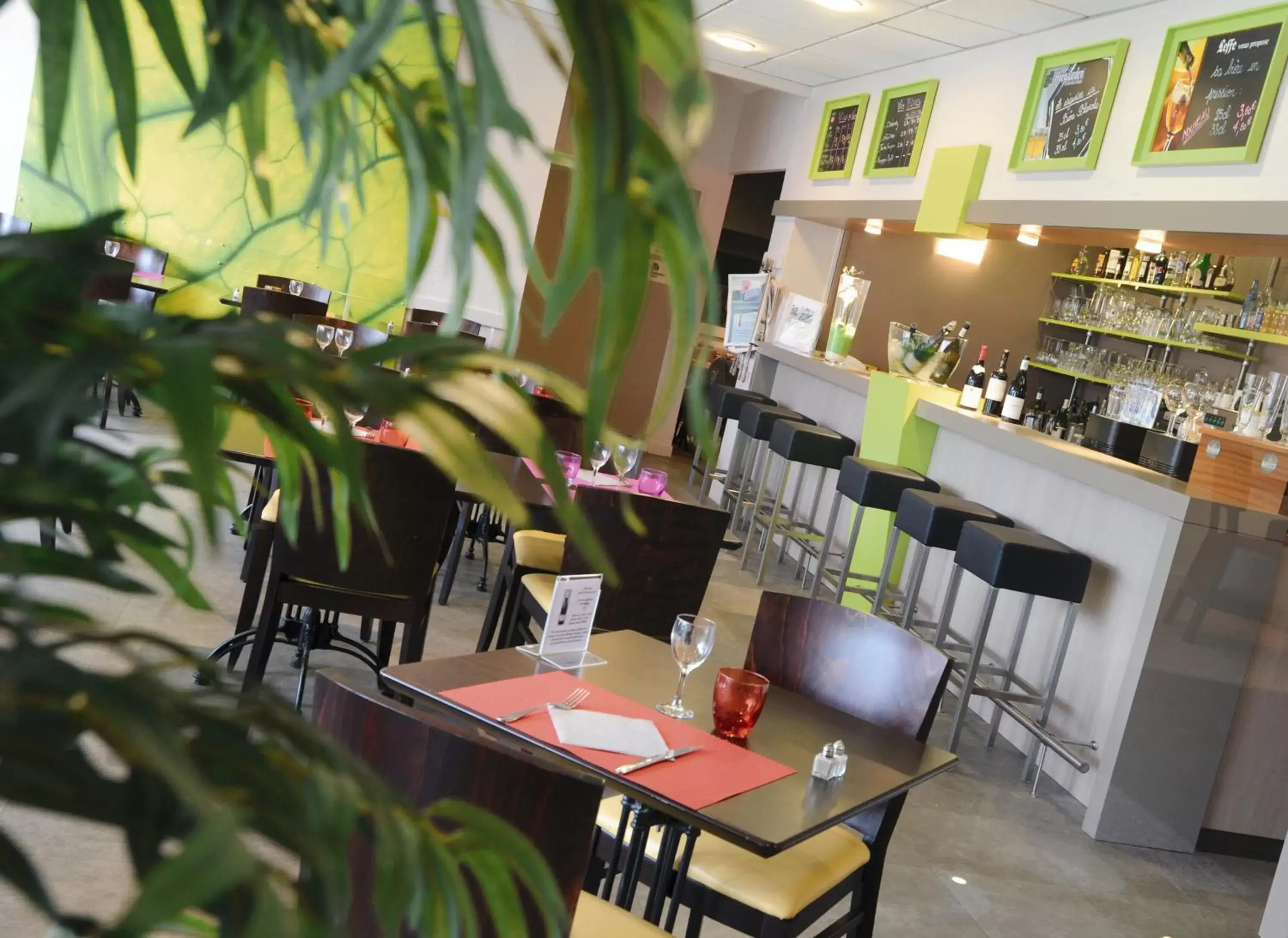 Restaurant/Places to Eat in Kyriad Rennes Sud - Chantepie