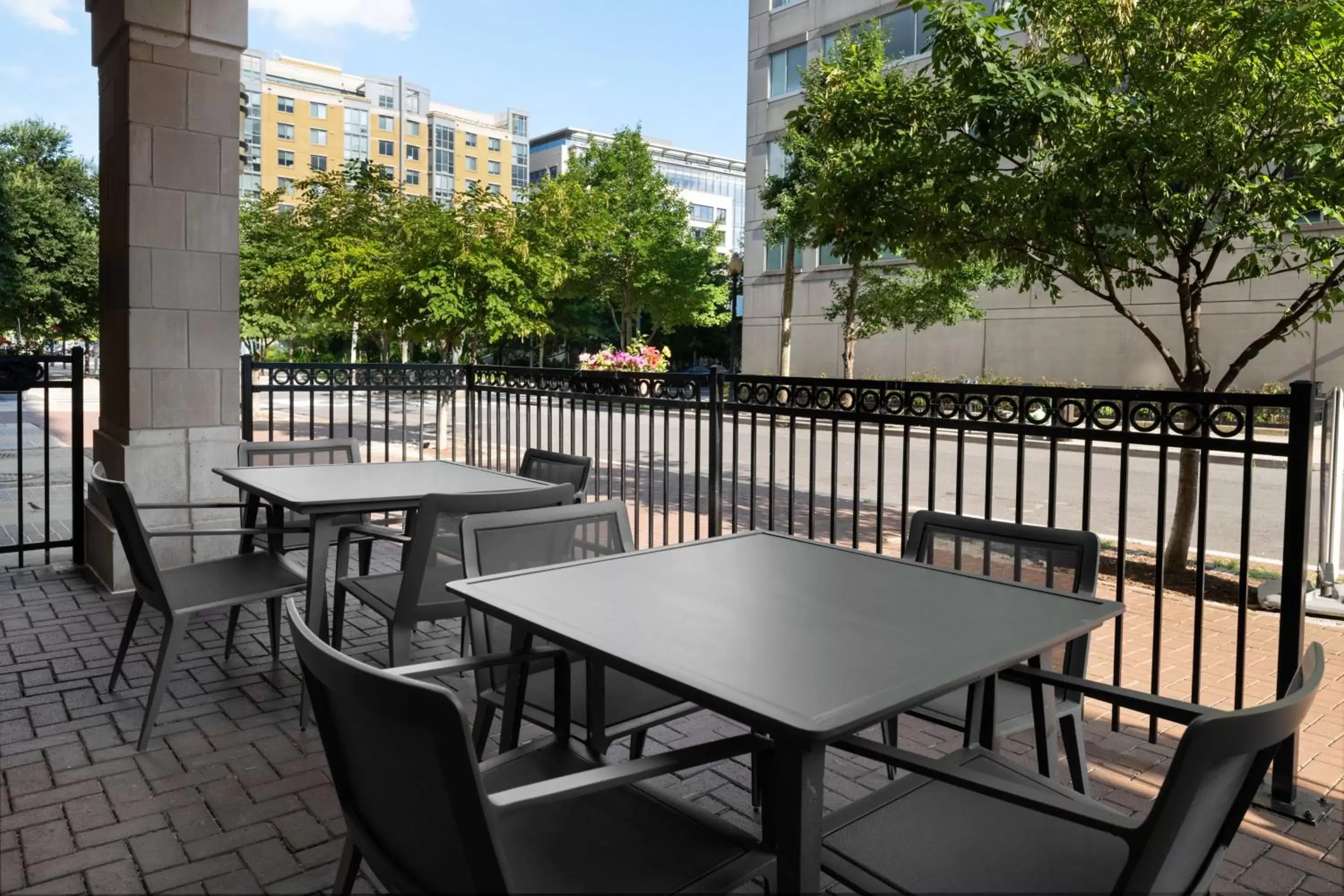 Restaurant/places to eat in Courtyard by Marriott Washington Capitol Hill/Navy Yard