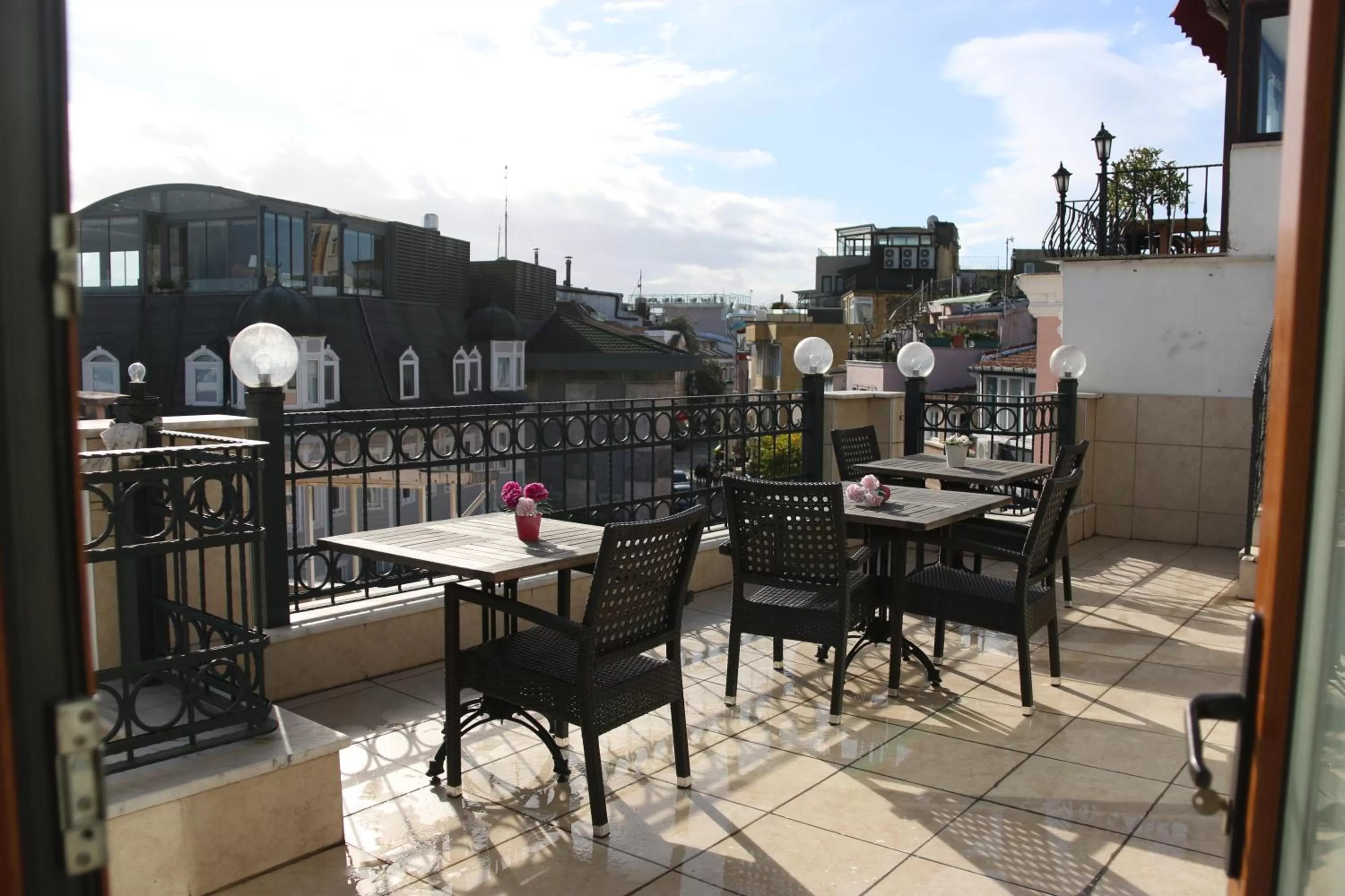 Balcony/Terrace in Grand Peninsula Hotel