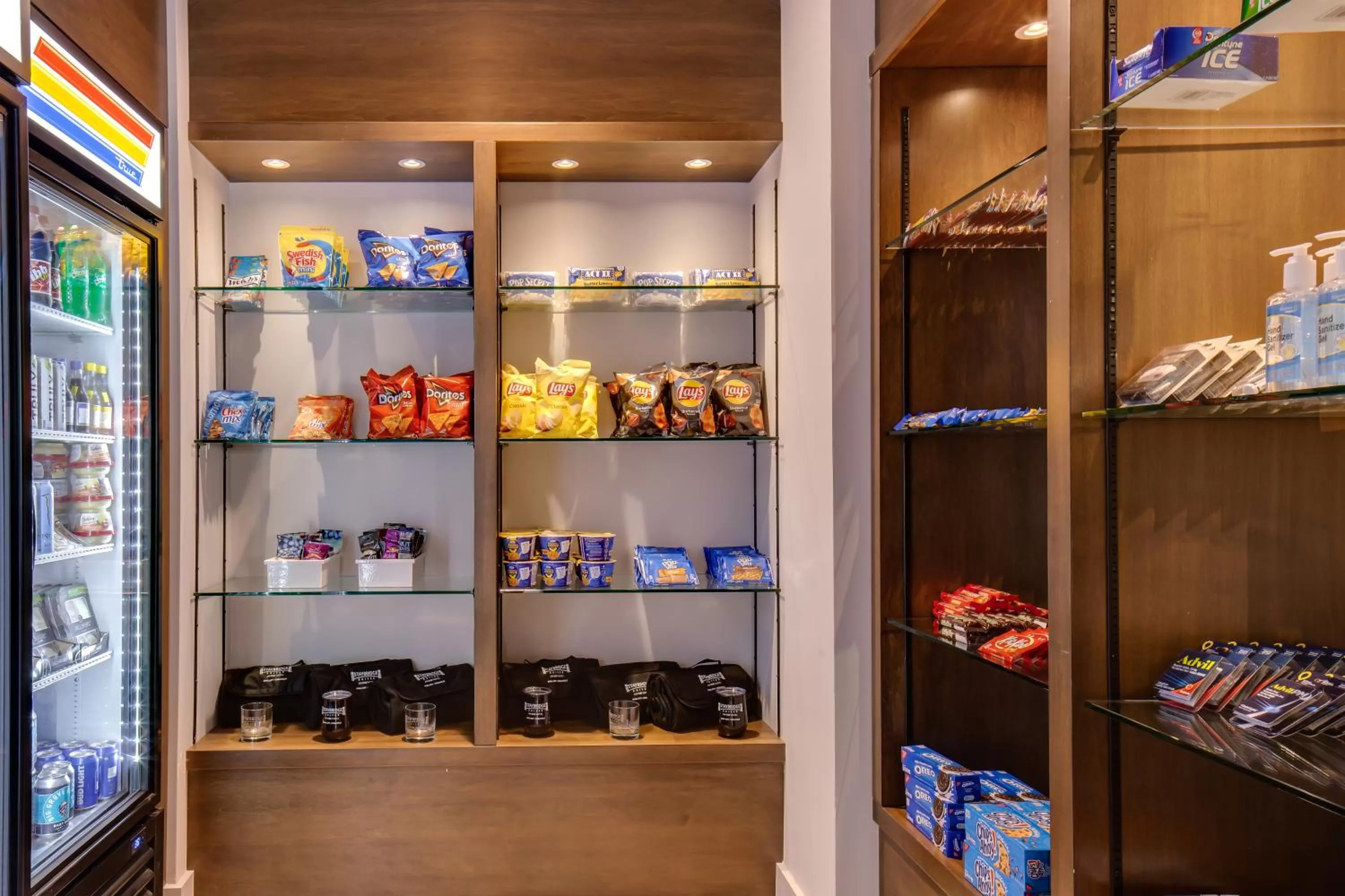 On-site shops in Staybridge Suites - Iowa City - Coralville by IHG