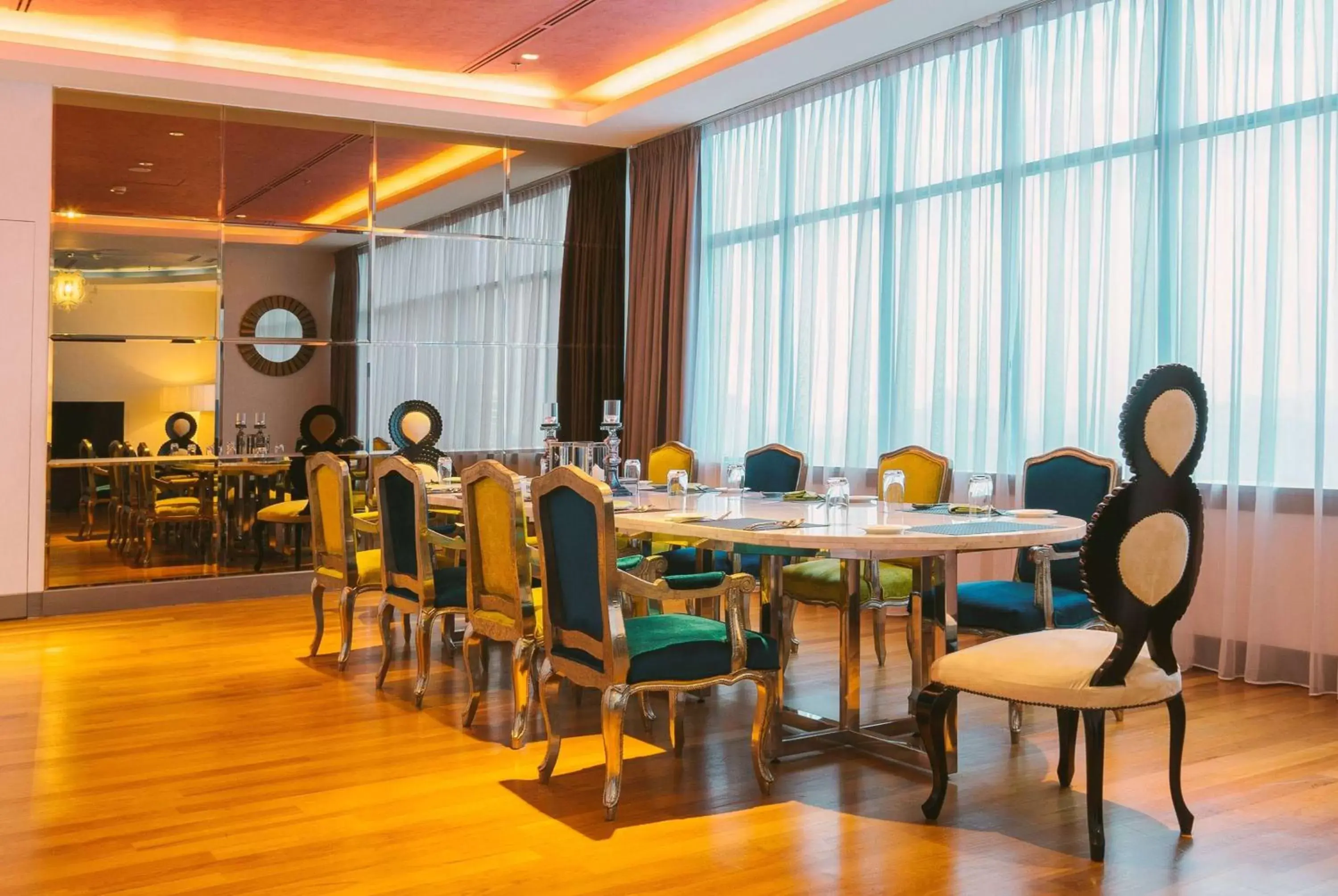 Bed, Restaurant/Places to Eat in Wyndham Grand Bangsar Kuala Lumpur