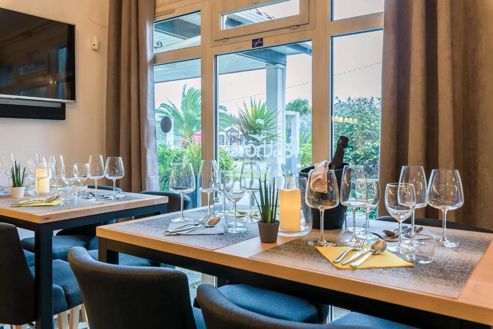 Restaurant/places to eat in FastHôtel Biarritz Bidart Côte-Basque - Un hôtel FH Collection