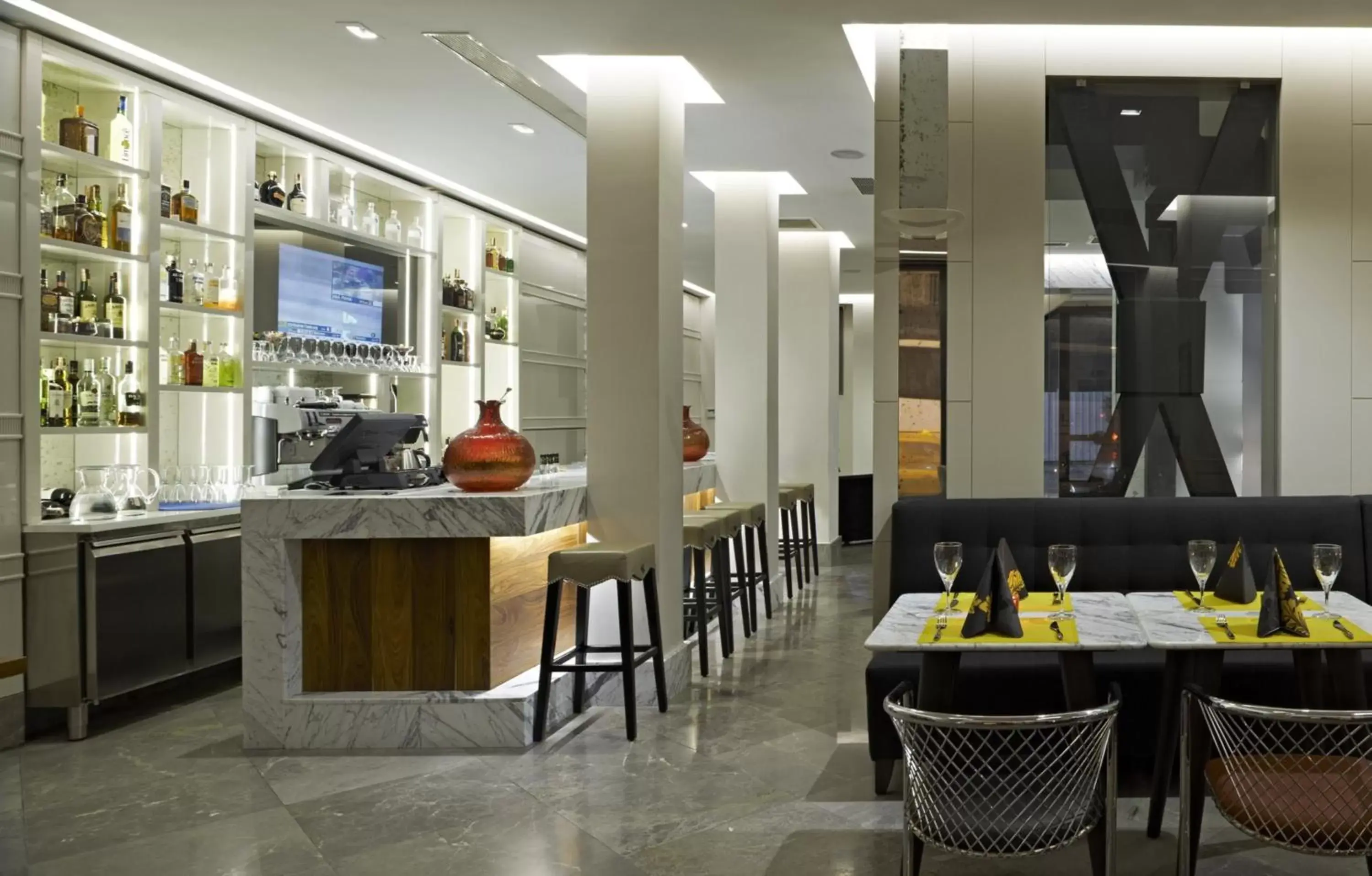 Drinks, Restaurant/Places to Eat in Senator Hotel Taksim