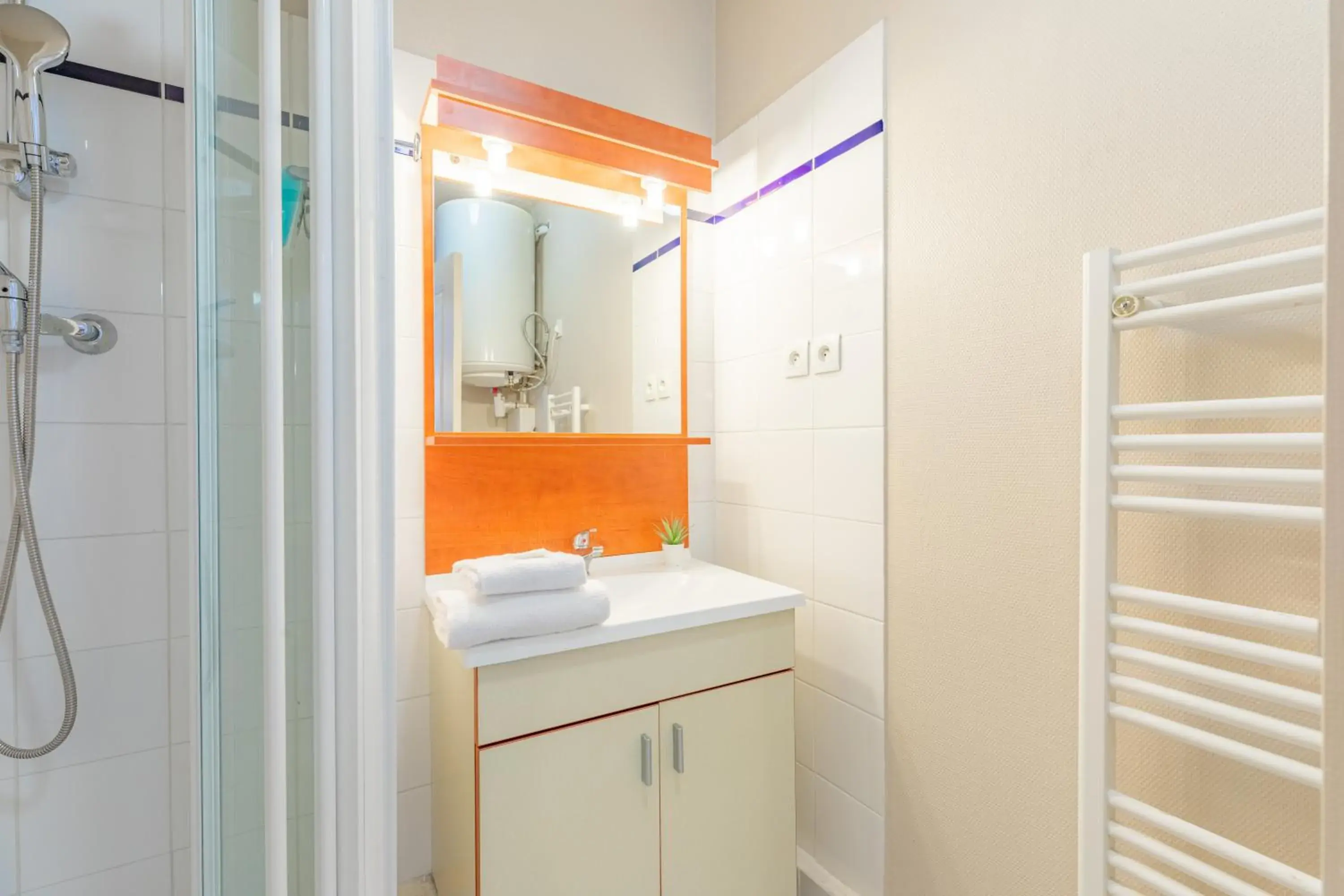 Shower, Bathroom in Appart'City Lyon Villeurbanne