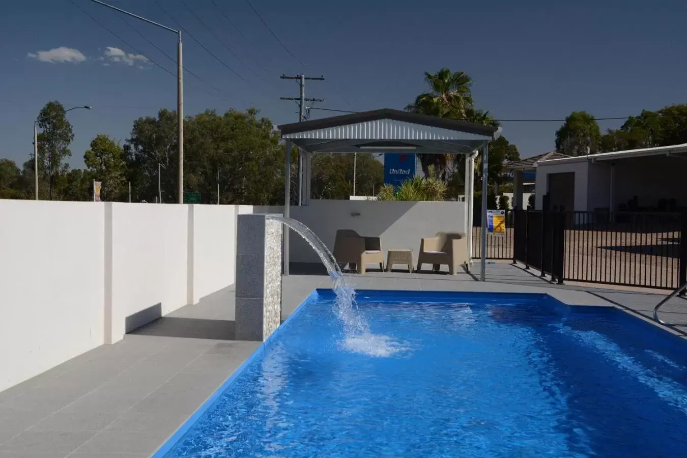 Swimming Pool in Rocky Gardens Motor Inn Rockhampton