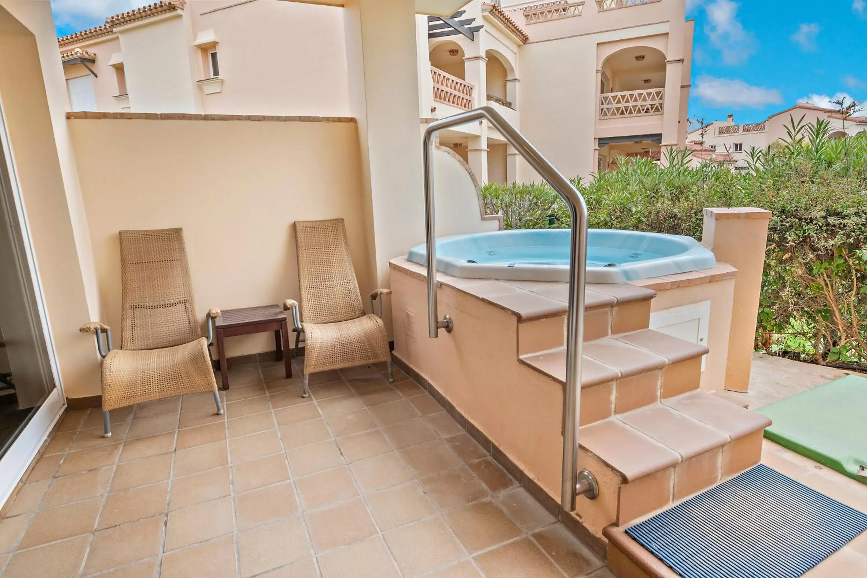 Hot Tub, Swimming Pool in Wyndham Grand Residences Costa del Sol