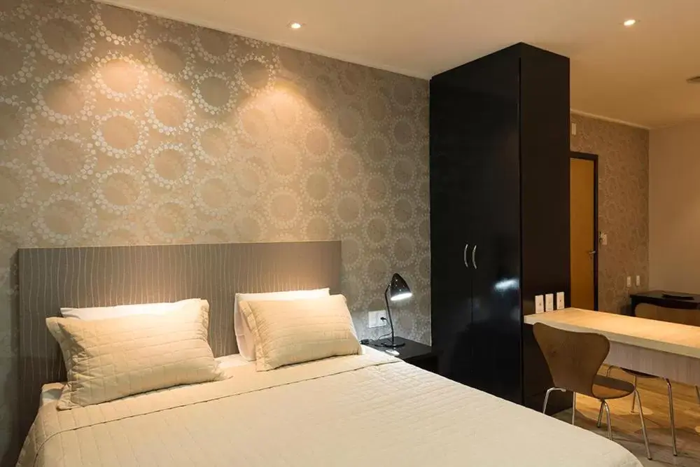 Bedroom, Bed in Hotel Executive Arrey