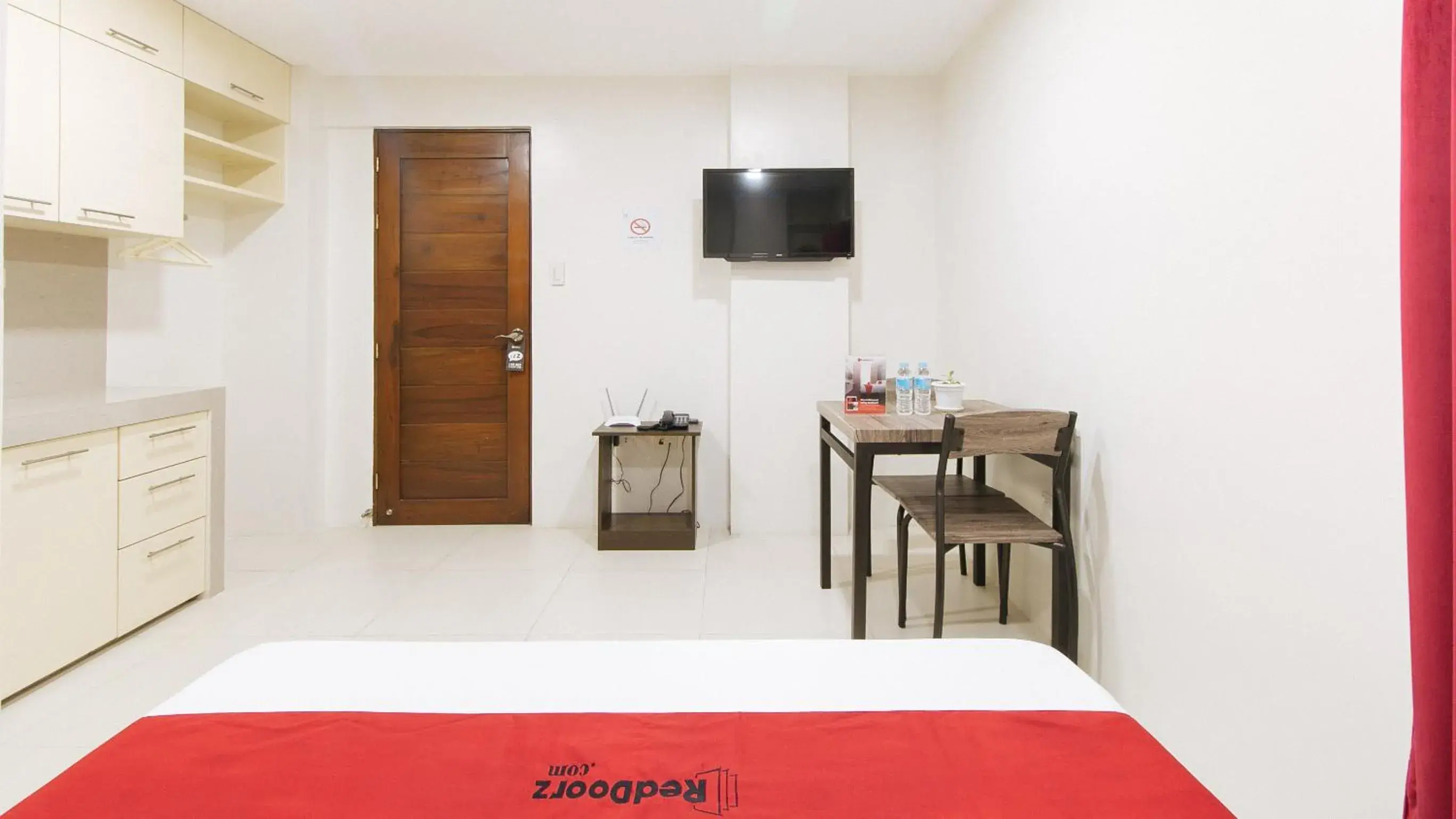 Bedroom in RedDoorz near Fernwoods Garden Quezon City