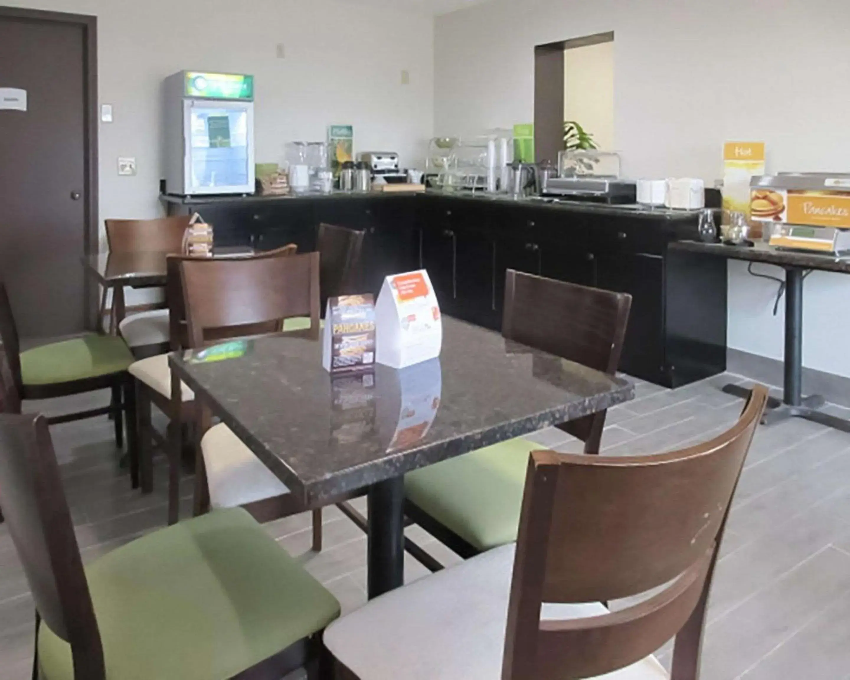 Restaurant/places to eat in Quality Inn Farmington Restaurant/places to eat in Quality Inn Farmington