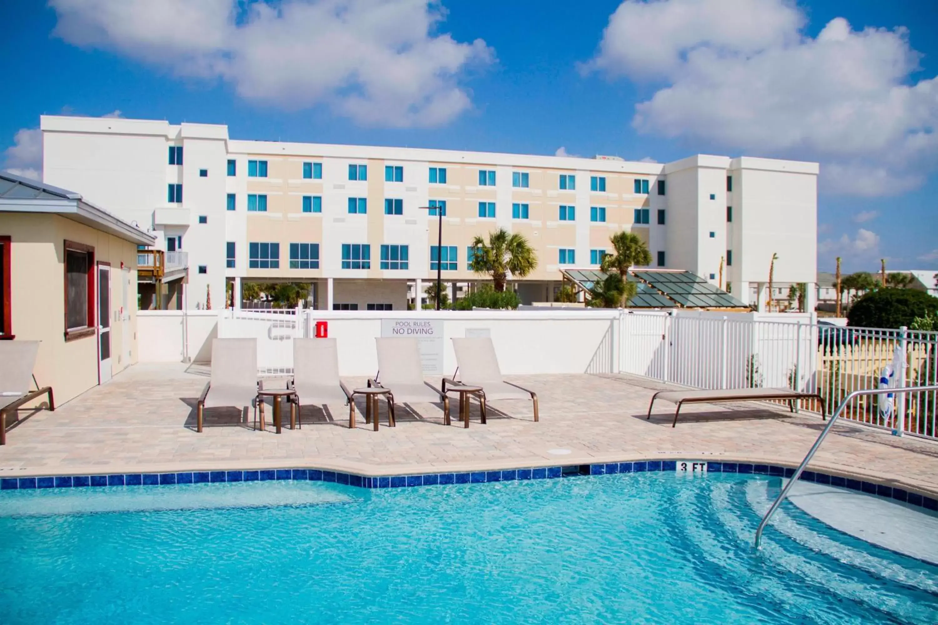 Swimming Pool in Courtyard by Marriott Fort Walton Beach-West Destin