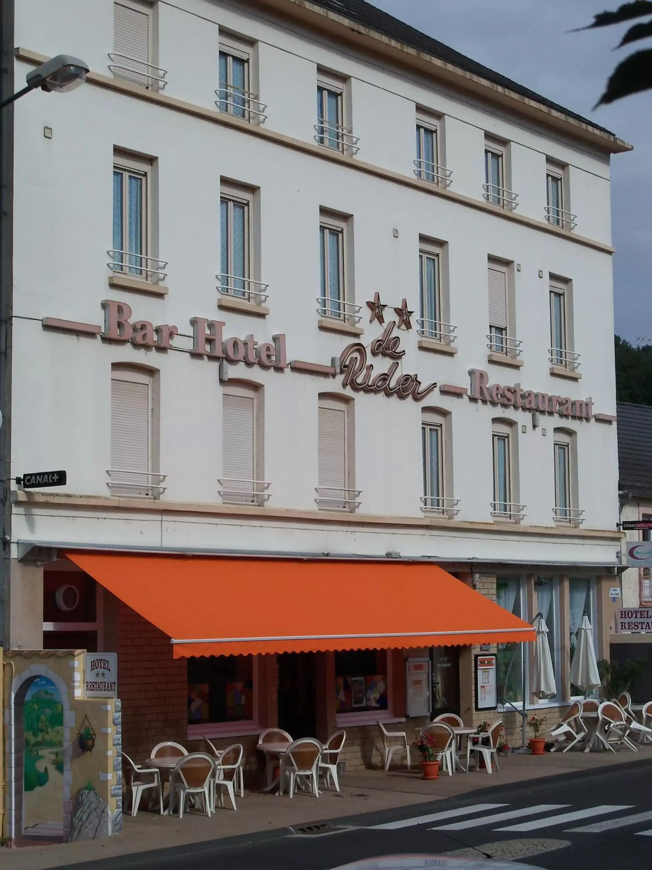 Facade/entrance, Patio/Outdoor Area in Le Rider