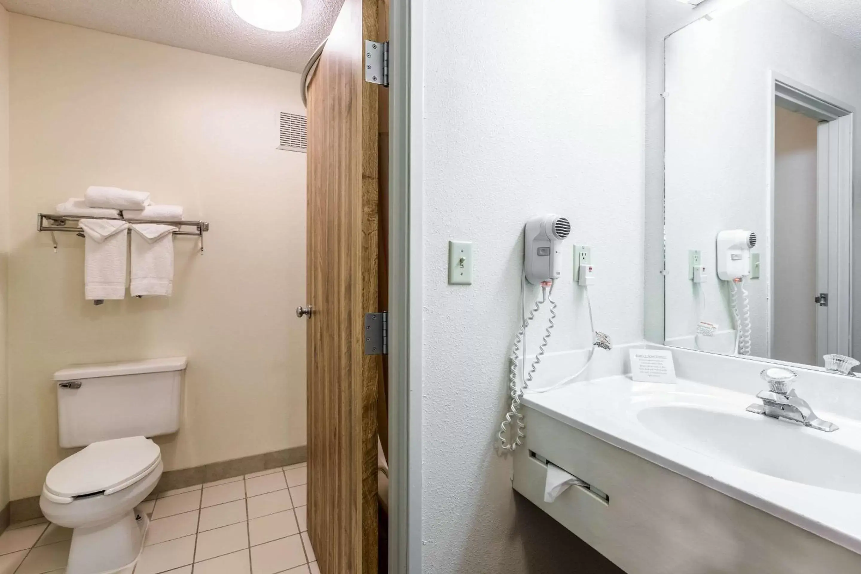 Bathroom in Quality Inn Kearney