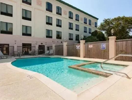 Swimming Pool in Wingate by Wyndham Bossier City