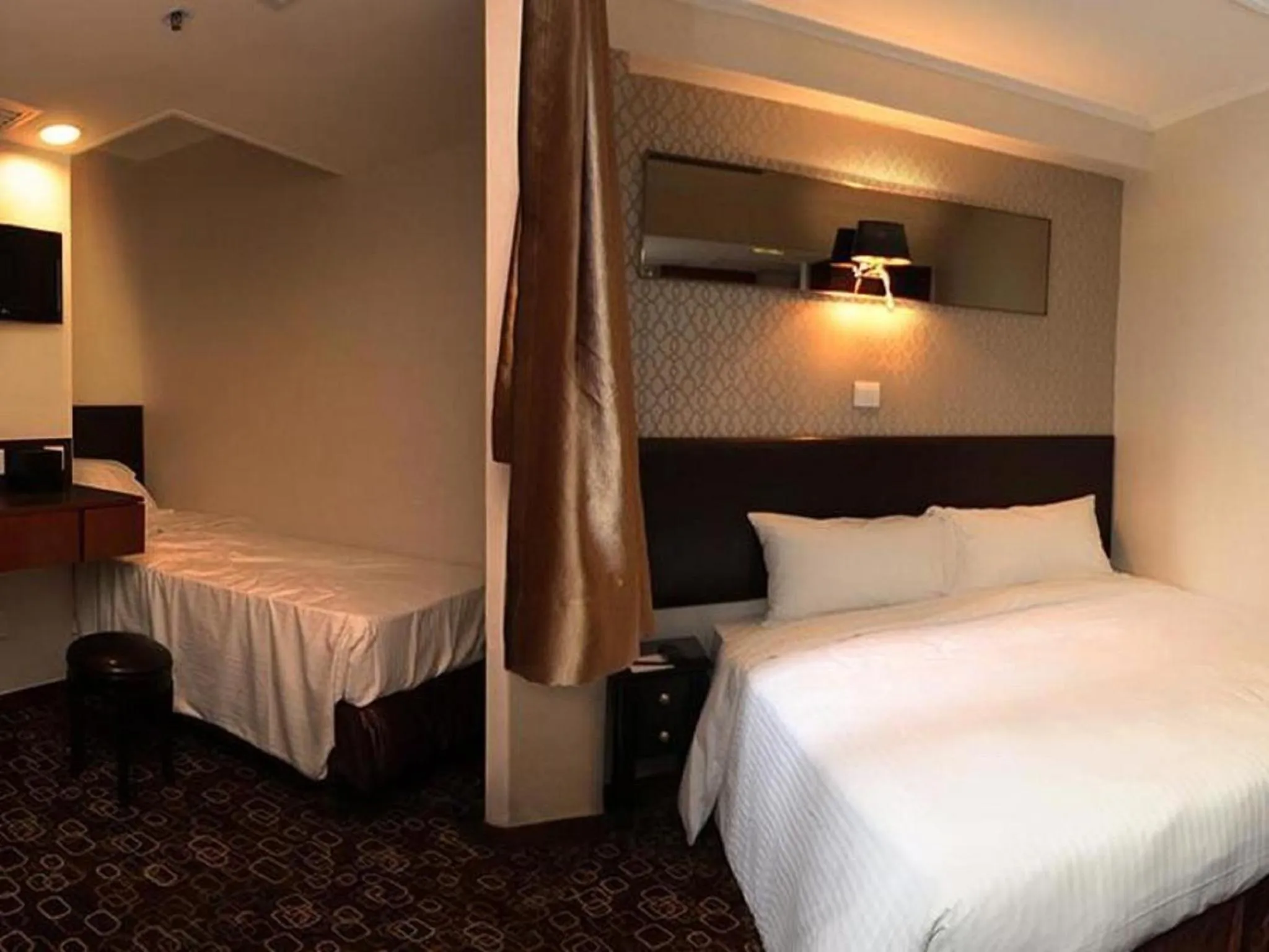 Photo of the whole room, Bed in Lander Hotel Prince Edward