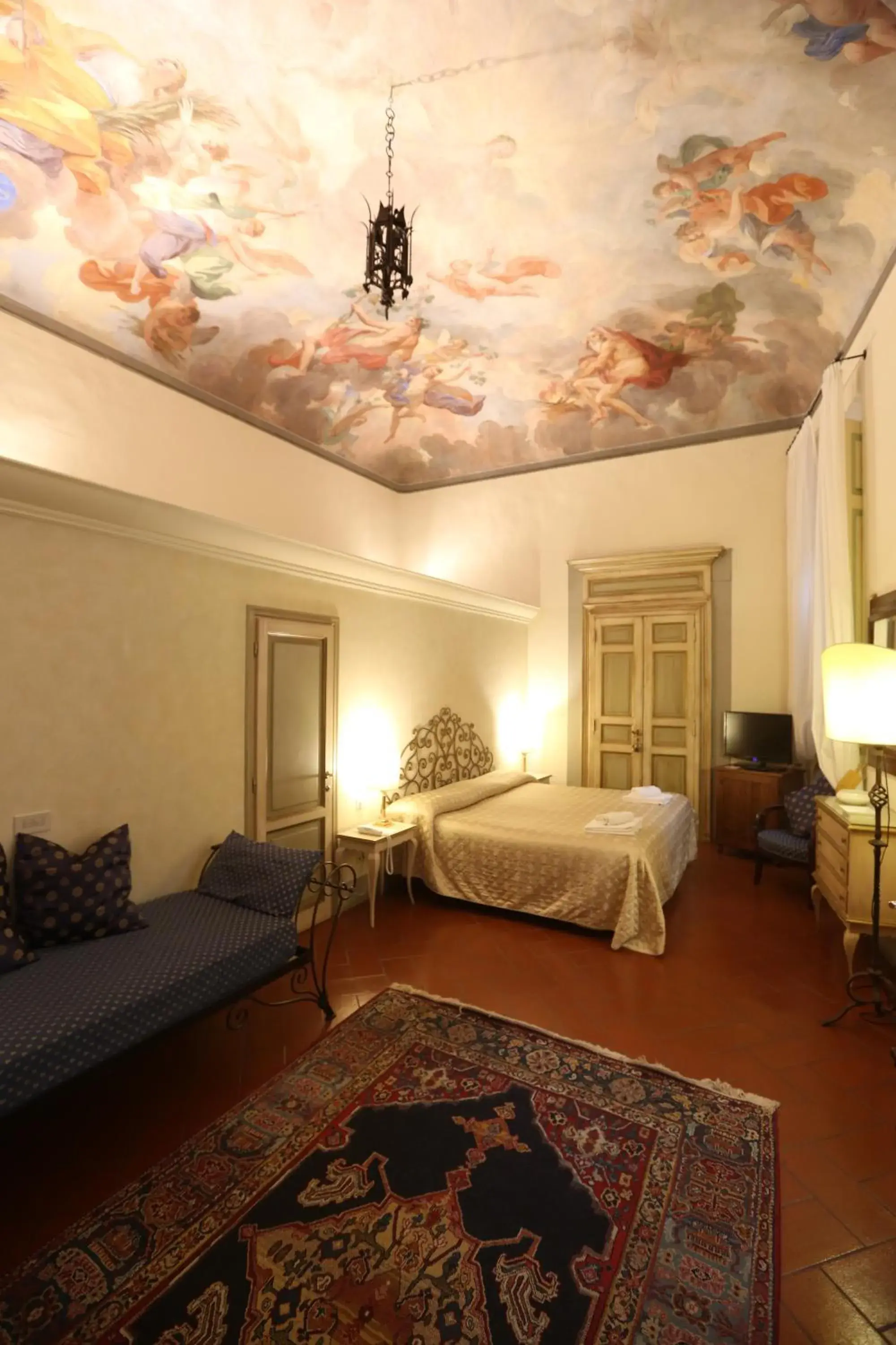 Bed in Hotel Burchianti