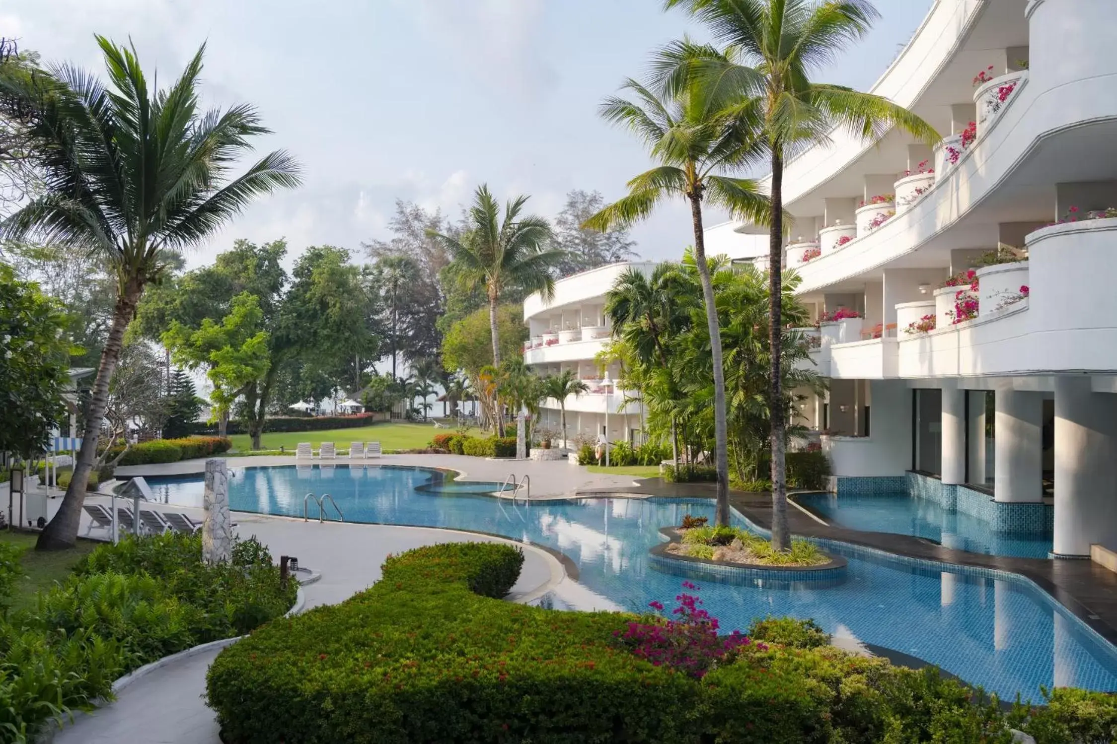 Garden, Swimming Pool in Novotel Rayong Rim Pae Resort