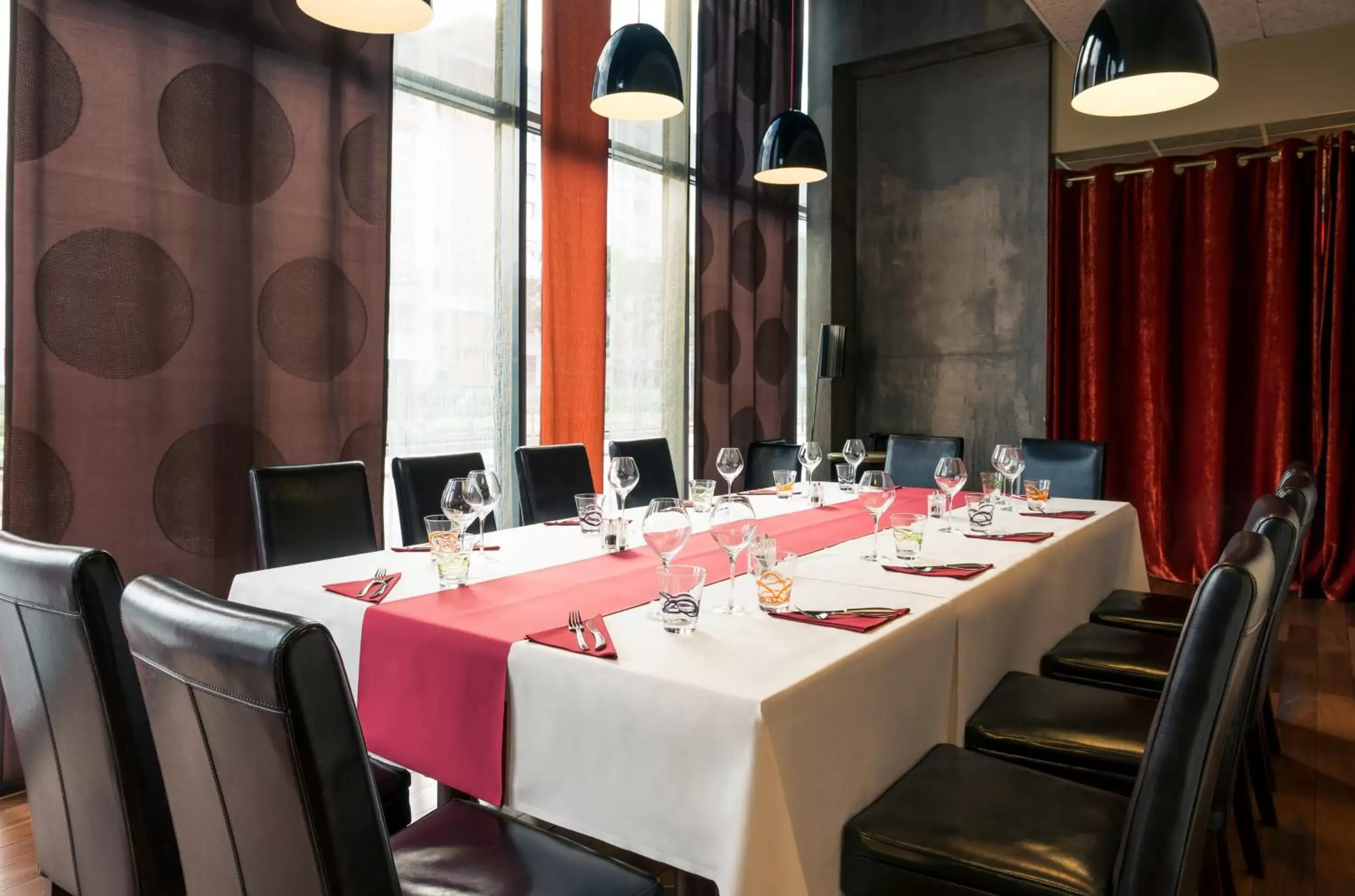 Restaurant/places to eat in Mercure Lyon Centre - Gare Part Dieu