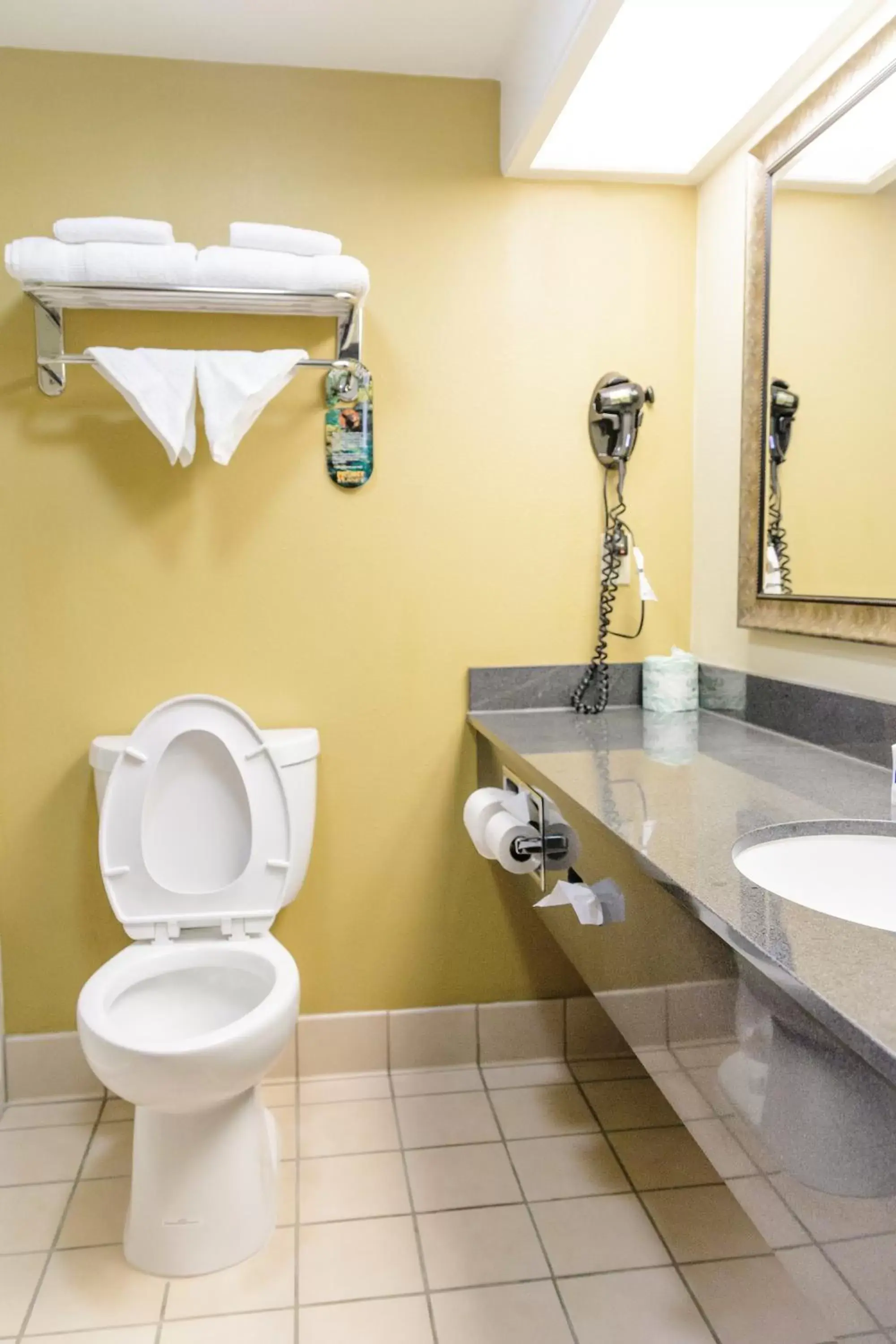 Bathroom in Best Western Kiva Inn