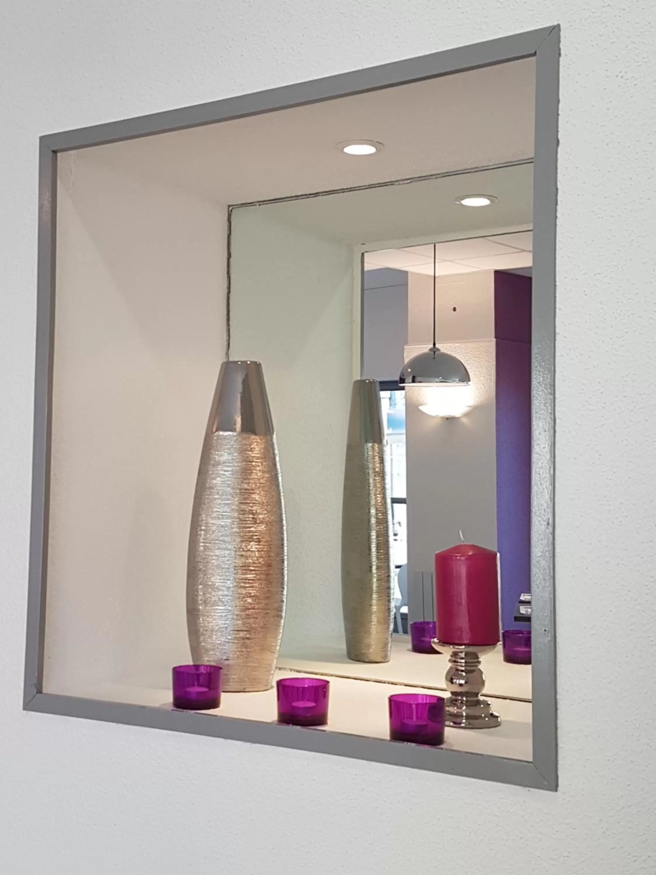 Decorative detail in The Originals City, Hôtel Nevers Centre Gare (Inter-Hotel)