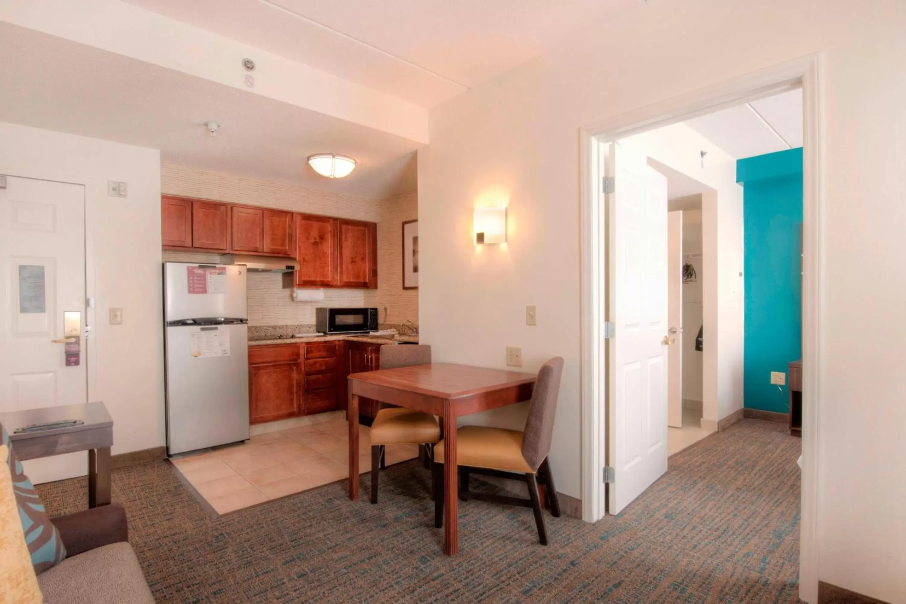 Bedroom, Kitchen/Kitchenette in Residence Inn by Marriott Raleigh Crabtree Valley