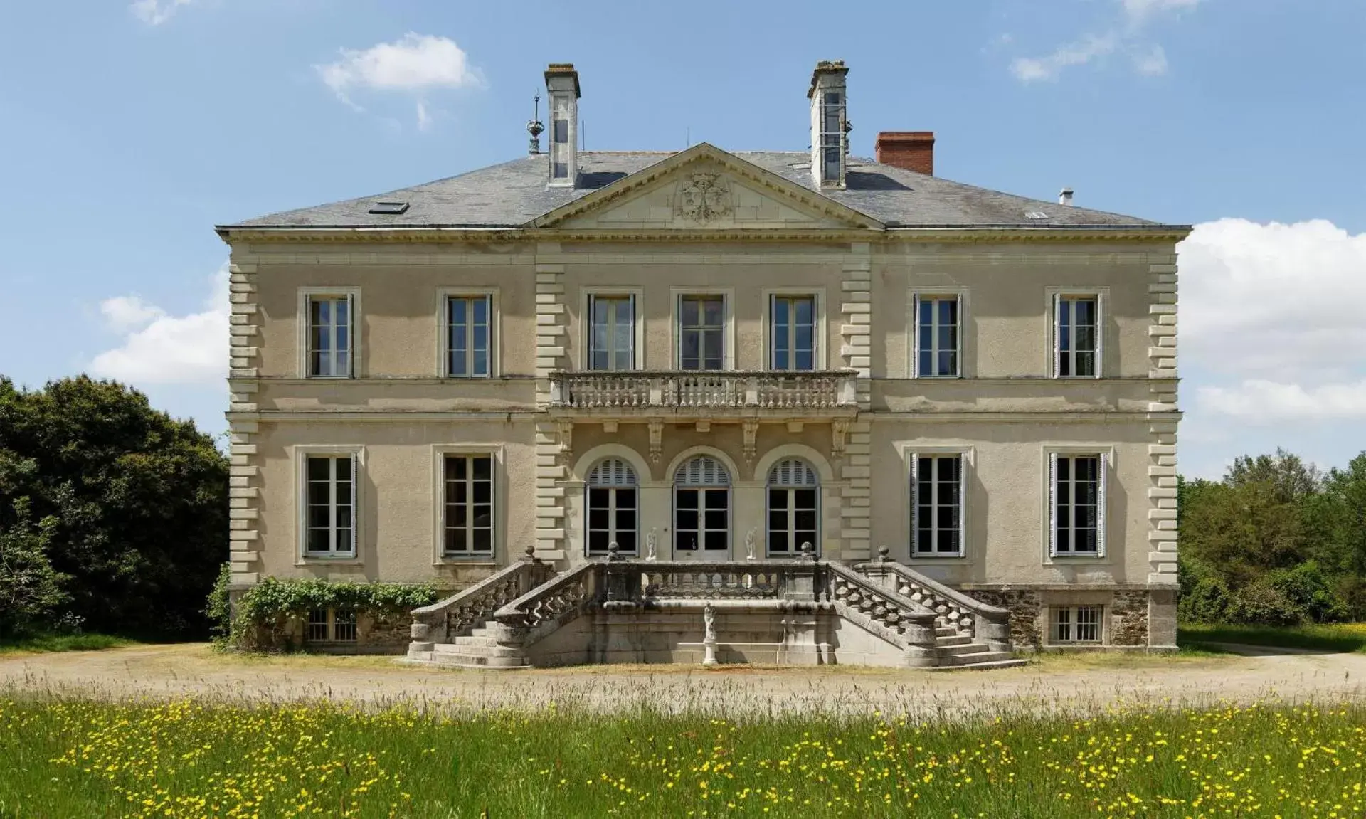 Property Building in Chateau du Hallay