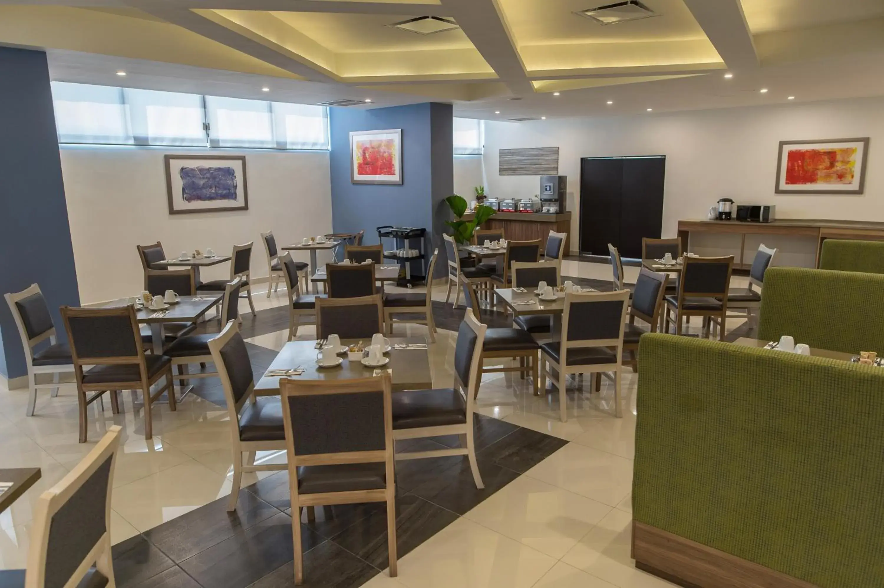 Restaurant/Places to Eat in Ocean View Beach Hotel