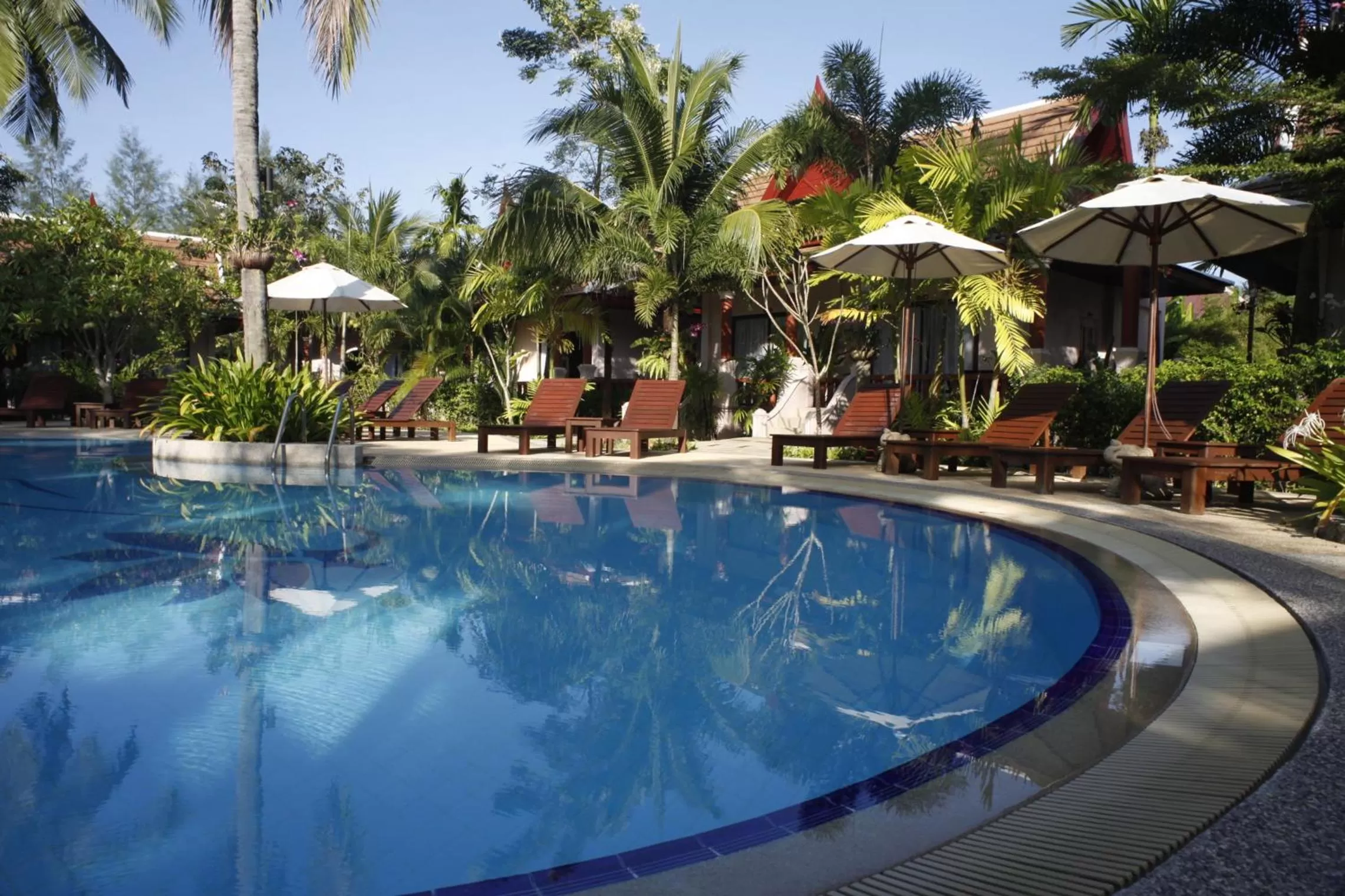 Swimming pool in Fanari Khaolak Resort - Courtyard SHA Extra Plus