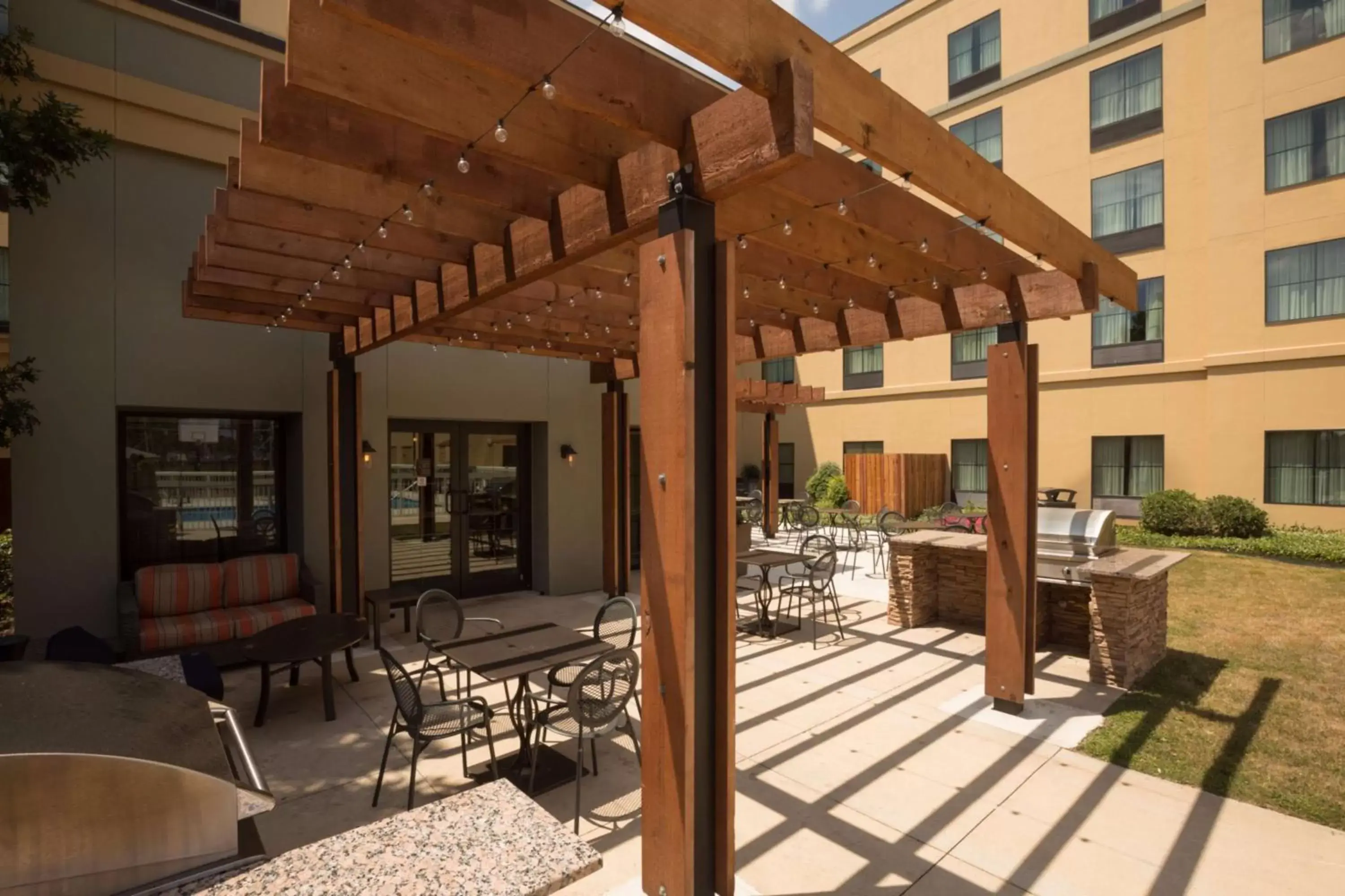Dining area in Homewood Suites by Hilton San Antonio North