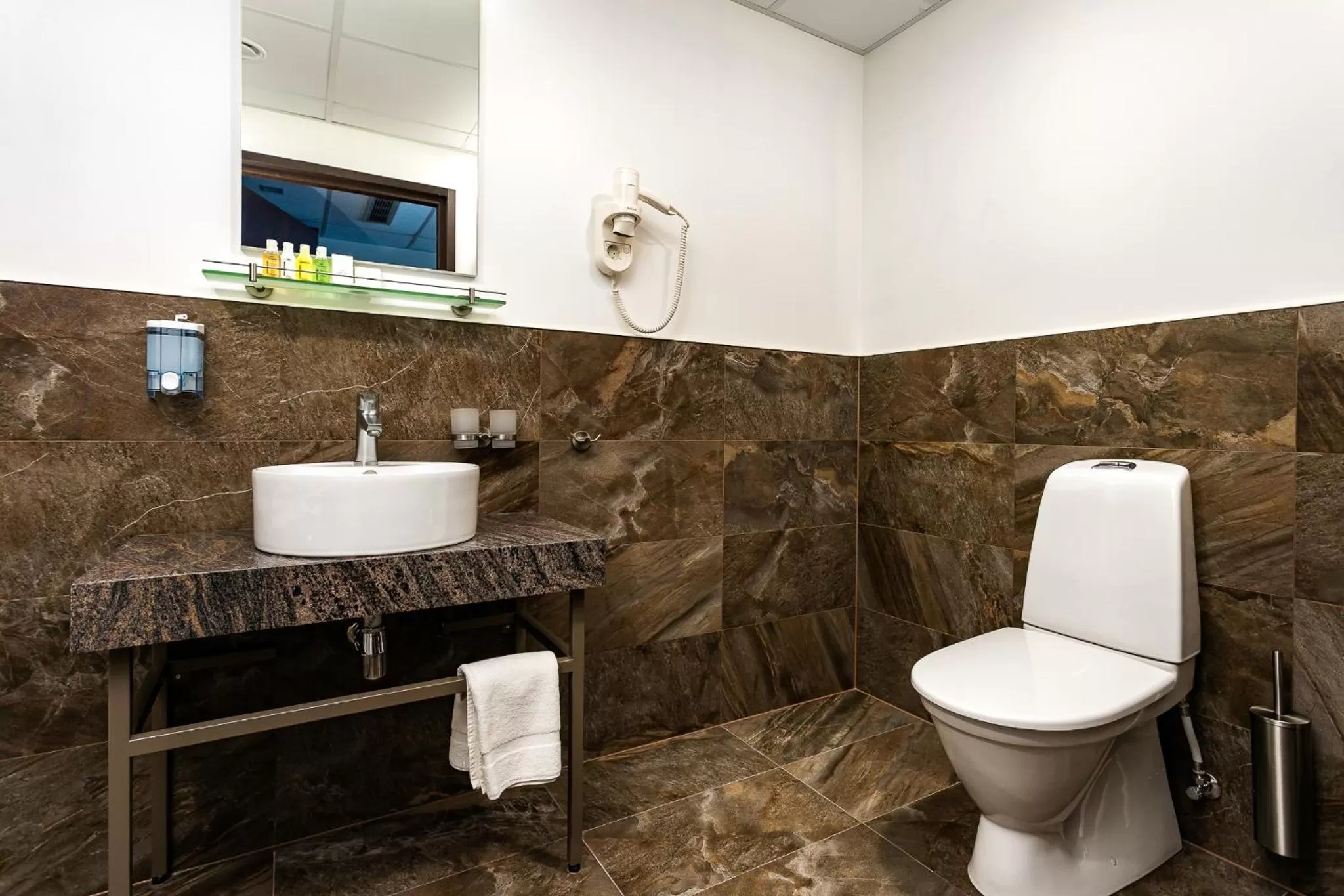 Bathroom in Adoryal Hotell