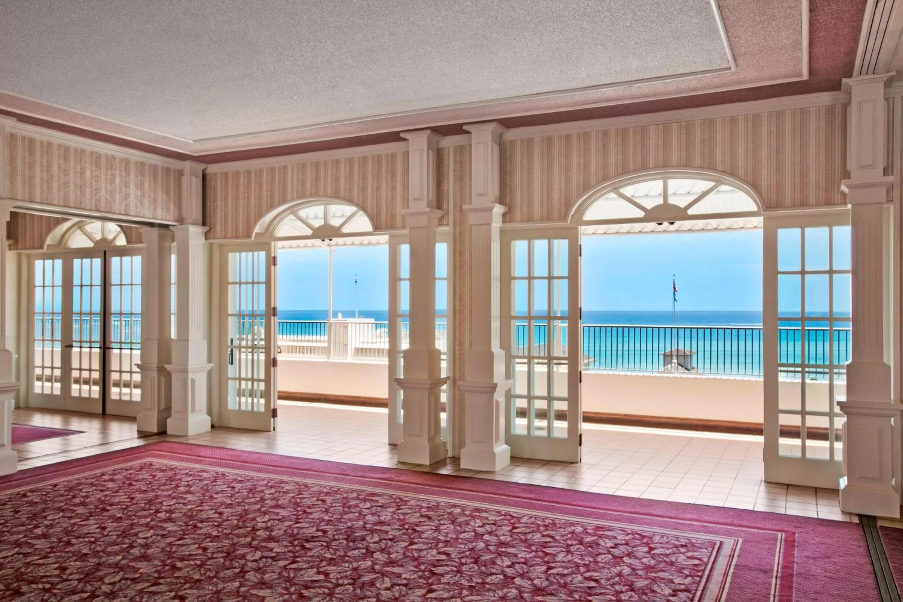 Meeting/conference room, Bed in Sheraton Princess Kaiulani Waikiki Beach