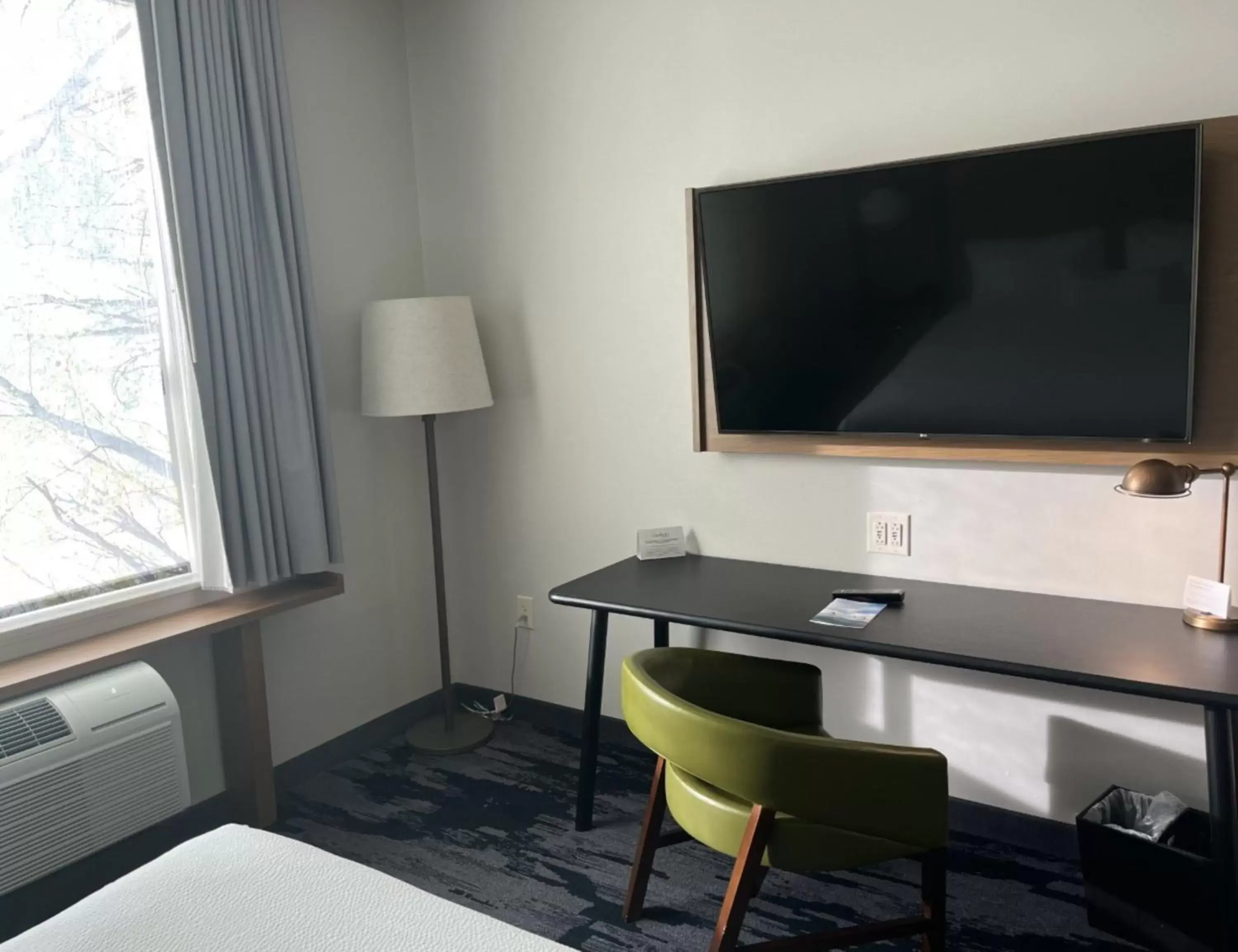 TV and multimedia, TV/Entertainment Center in Fairfield Inn & Suites by Marriott Queensbury Glens Falls/Lake George