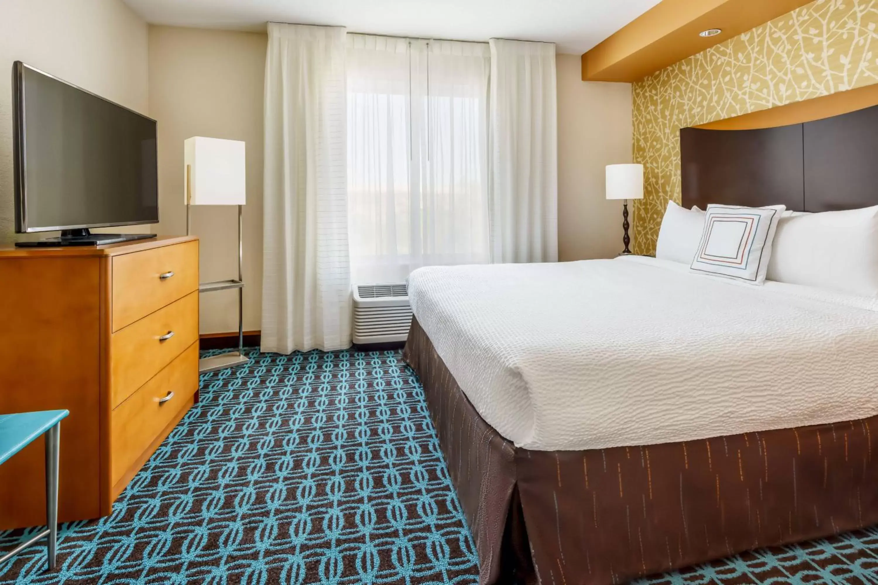 Bedroom, Bed in Fairfield by Marriott Peoria East