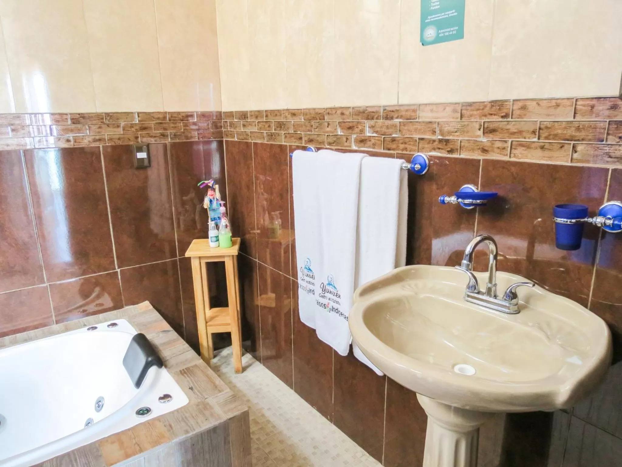 Bathroom in Cabañas Yunuén by Rotamundos