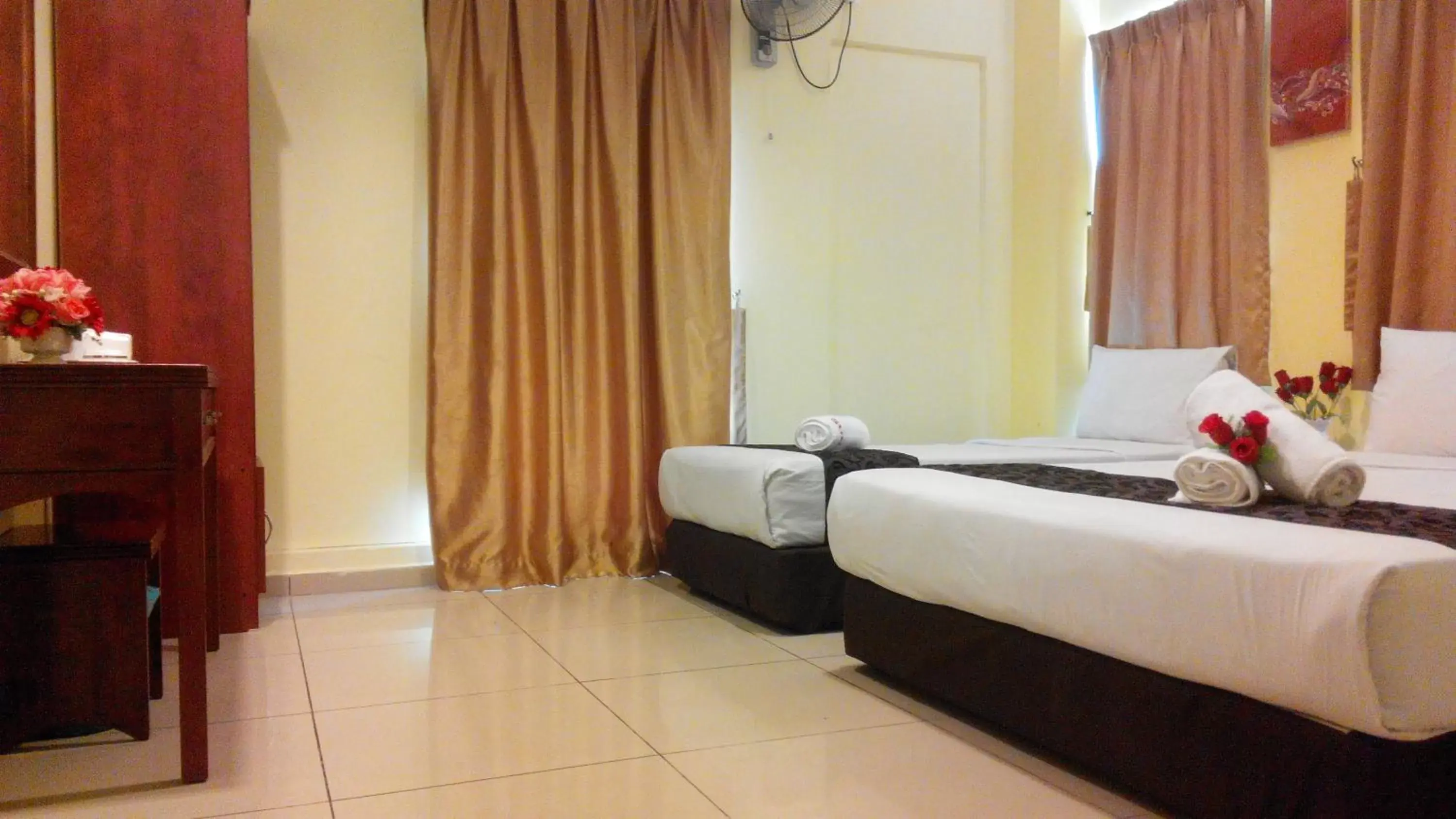 Bedroom, Bed in Sun Inns Hotel Kuala Selangor