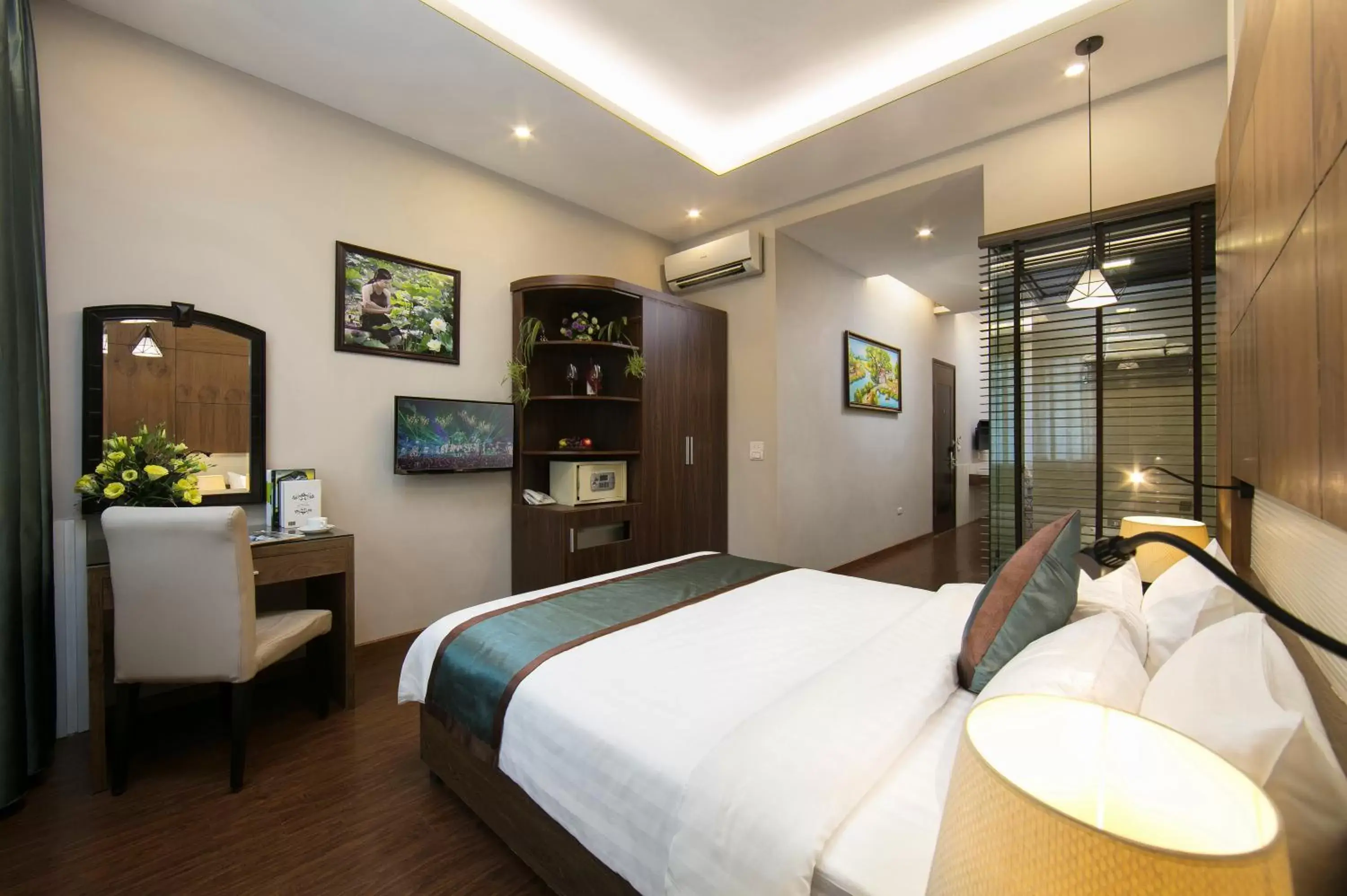 Photo of the whole room in Bonne Nuit Hotel & Spa Hanoi