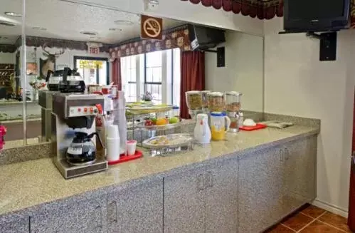 Continental breakfast in Americas Best Value Inn Weatherford