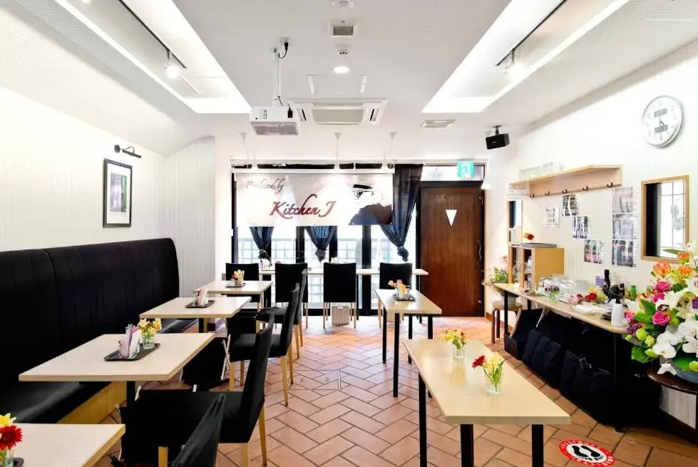 Restaurant/places to eat in Hotel Sunlife Restaurant/places to eat in Hotel Sunlife