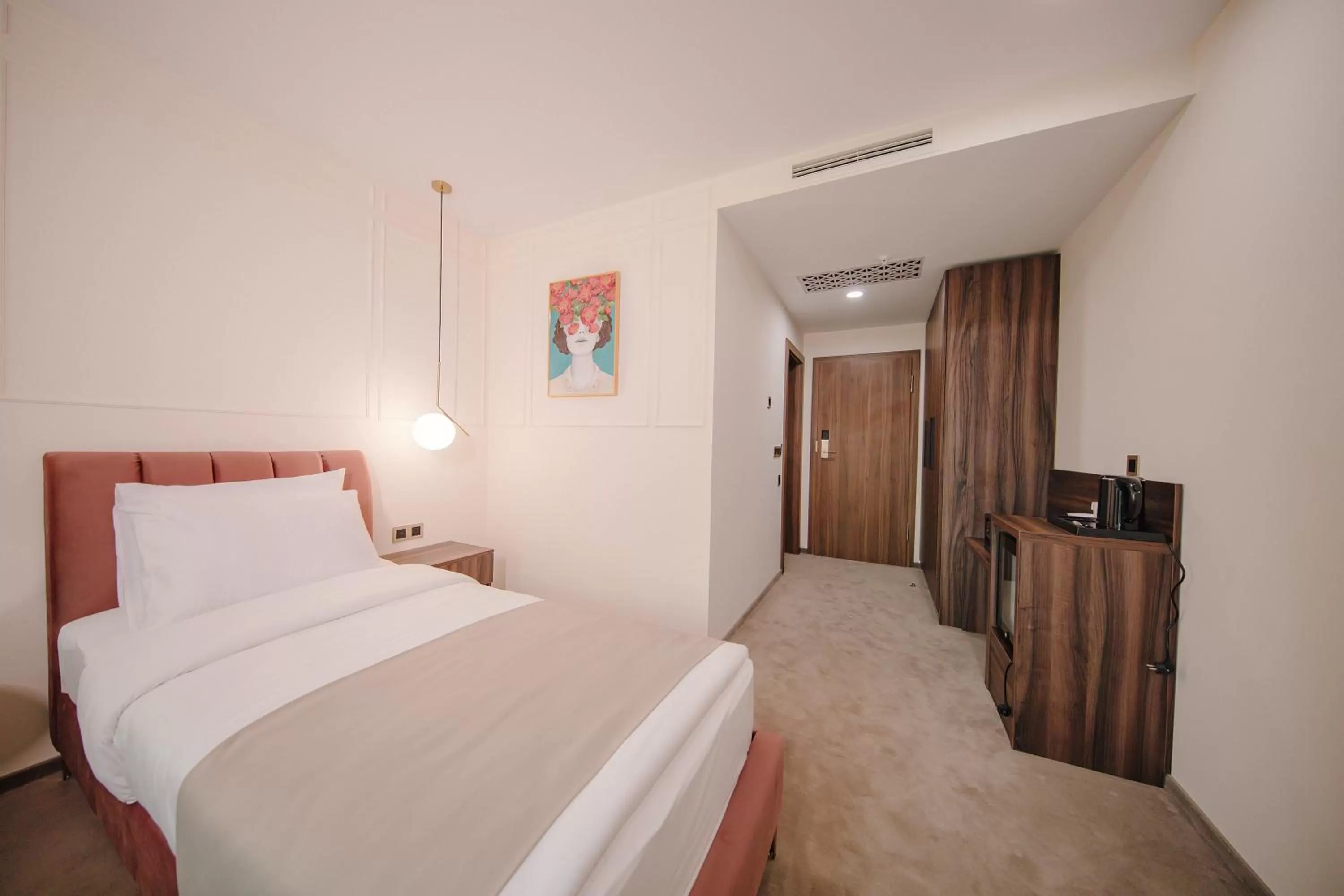 Photo of the whole room, Bed in Orden Hotel