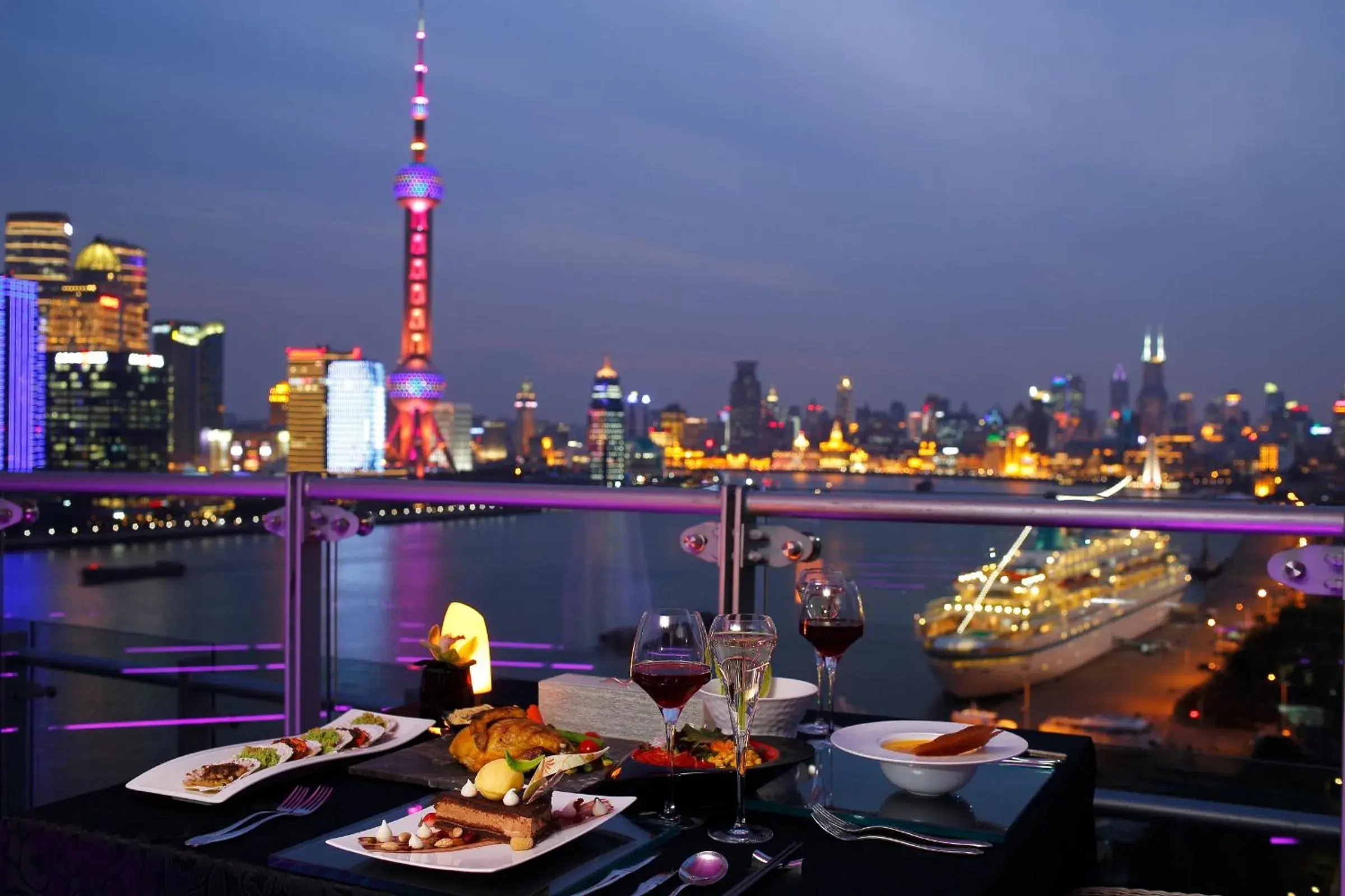 Restaurant/places to eat in Banyantree Shanghai On the Bund - Tales rooftop bar boasts a jaw-dropping panoramic vista Restaurant/places to eat in Banyantree Shanghai On the Bund - Tales rooftop bar boasts a jaw-dropping panoramic vista