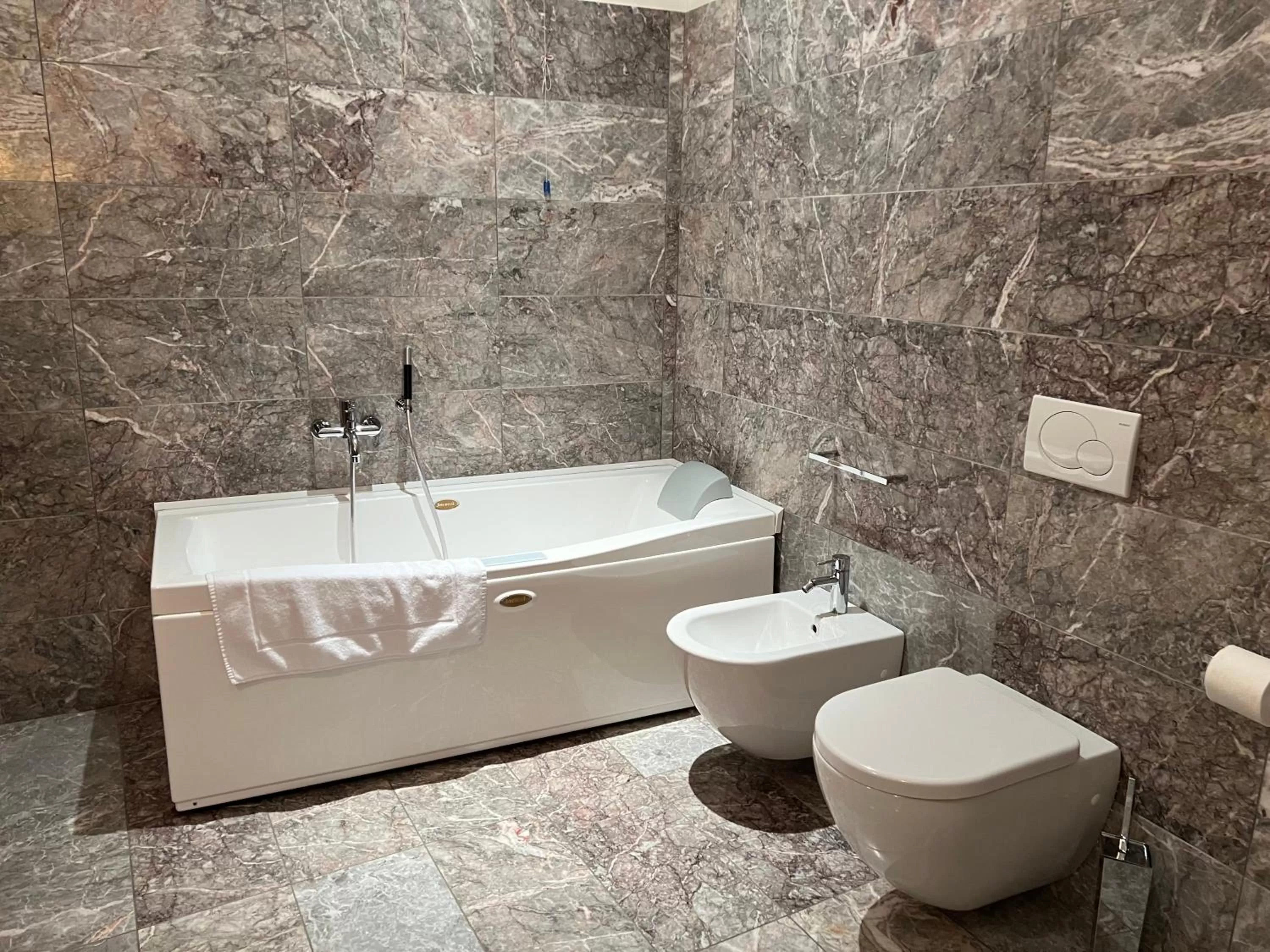 Toilet in Domus Stella Maris - Casa per Ferie