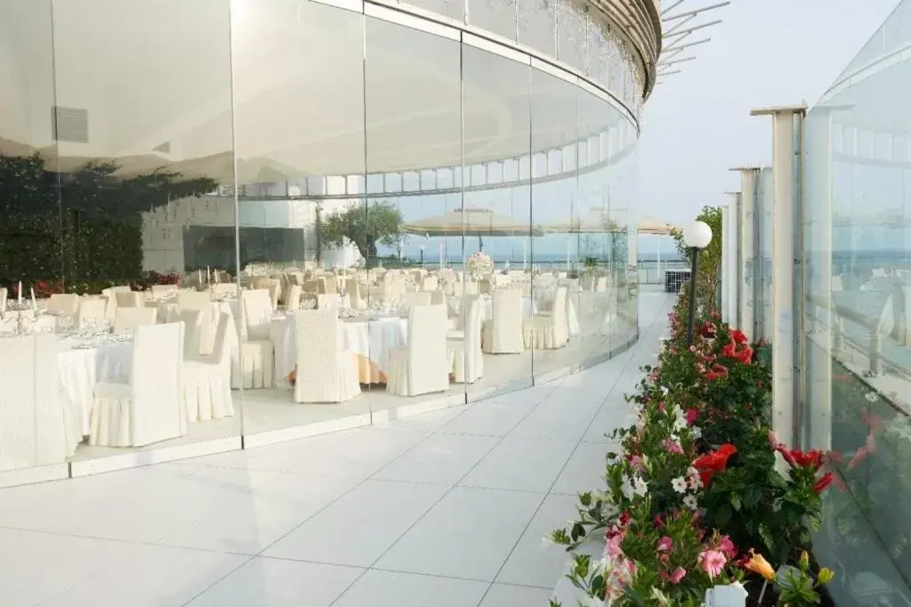 Restaurant/places to eat, Banquet Facilities in Grand Hotel Salerno