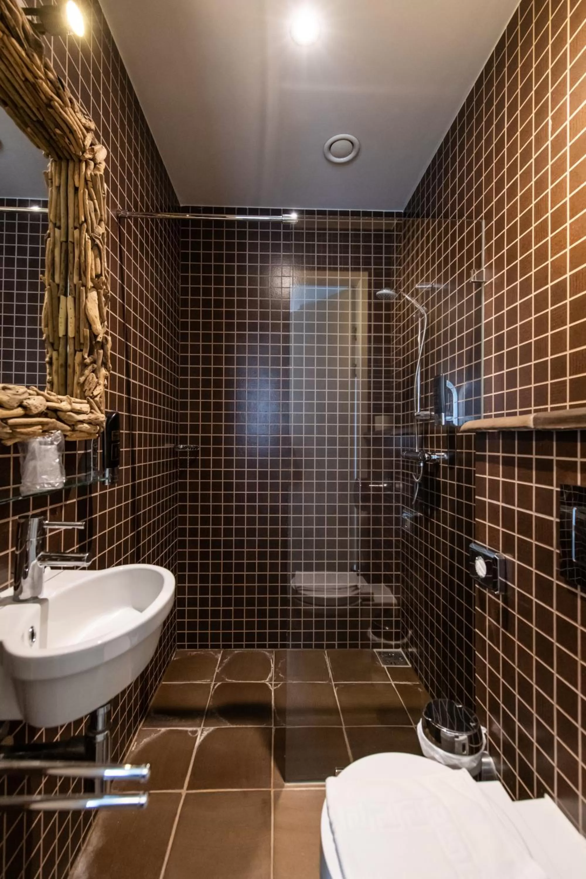 Bathroom in Acostar Hotel