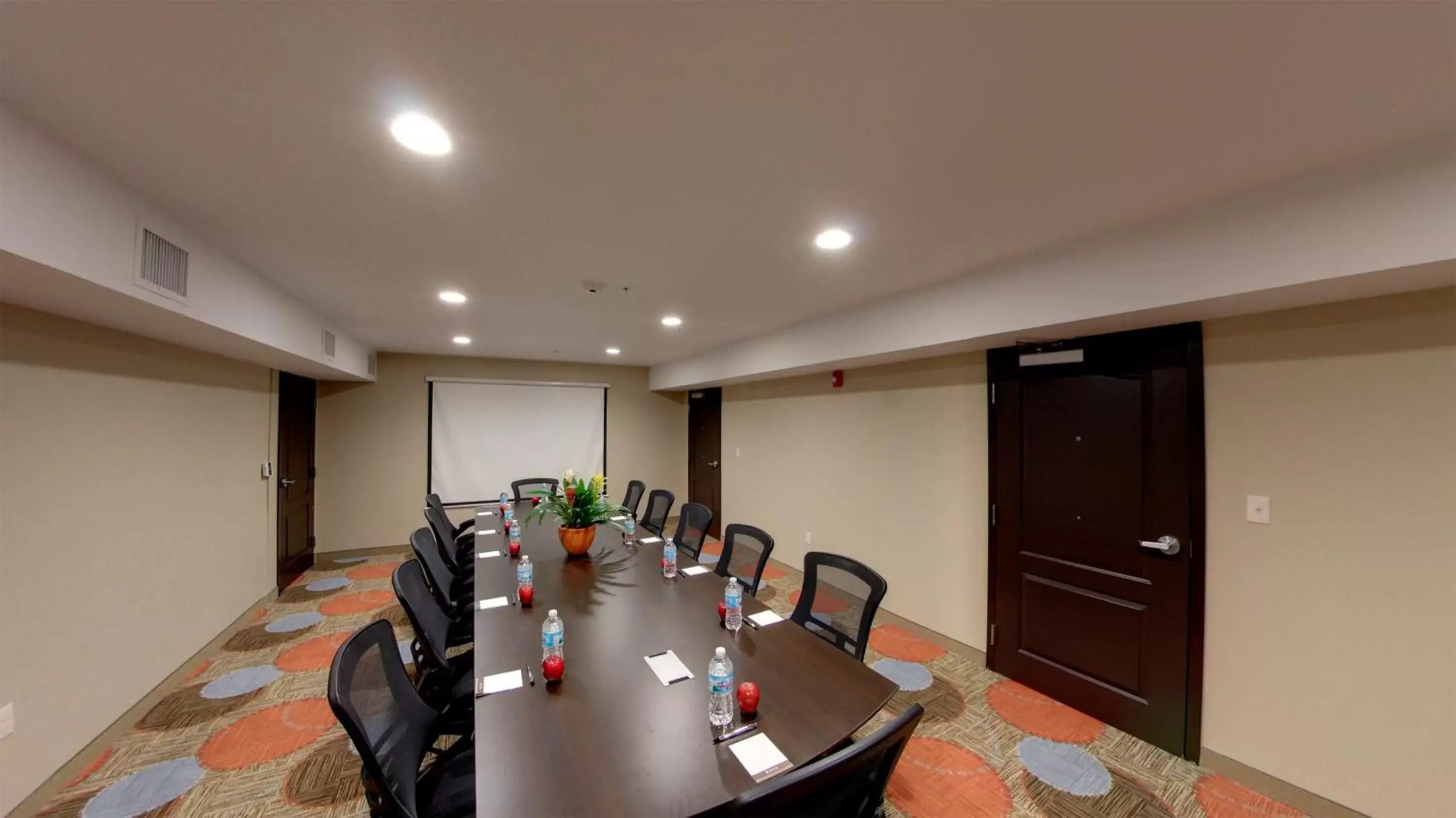 Meeting/conference room in Staybridge Suites Ann Arbor - Research Parkway, an IHG Hotel