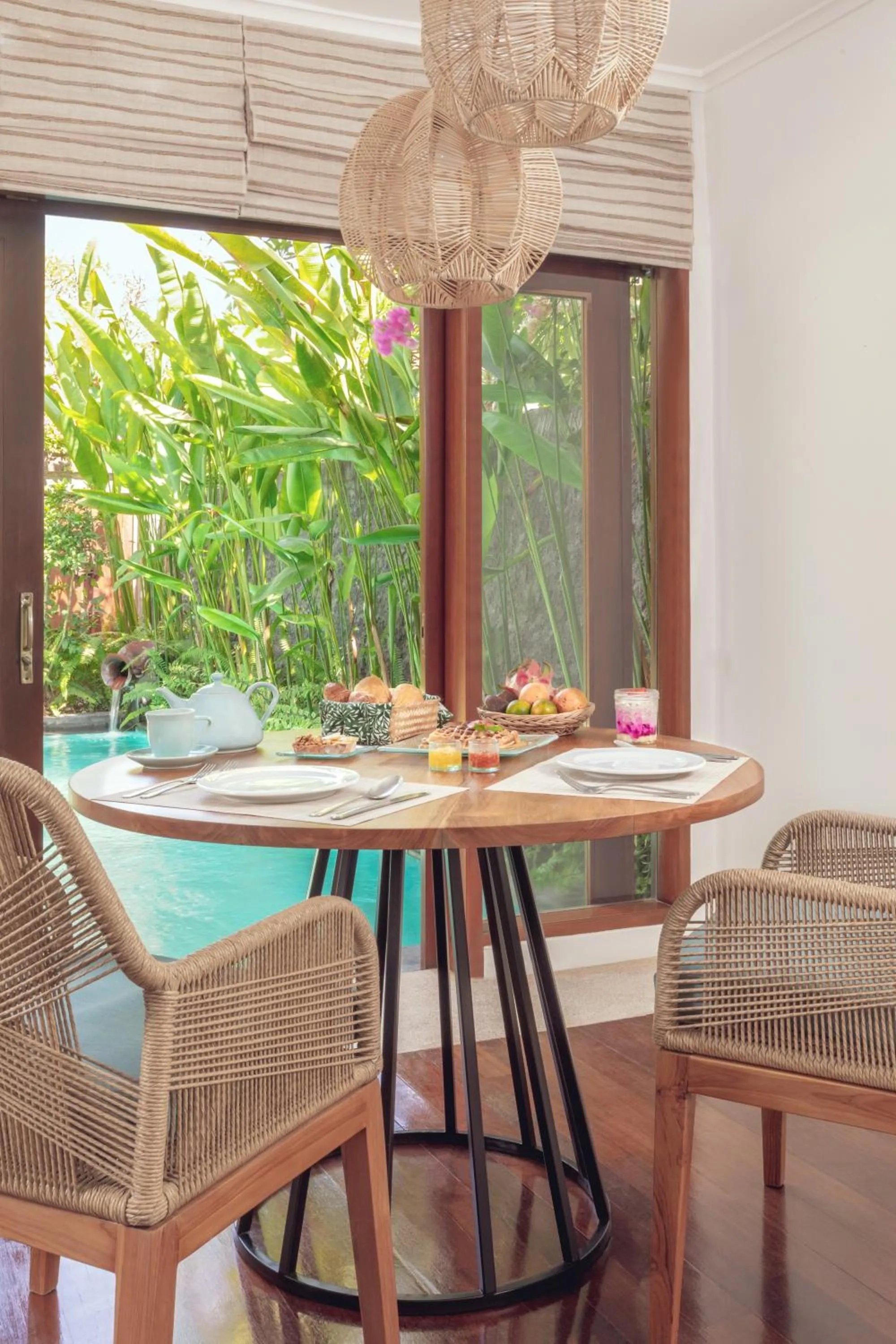 Breakfast in The Pavilions Bali