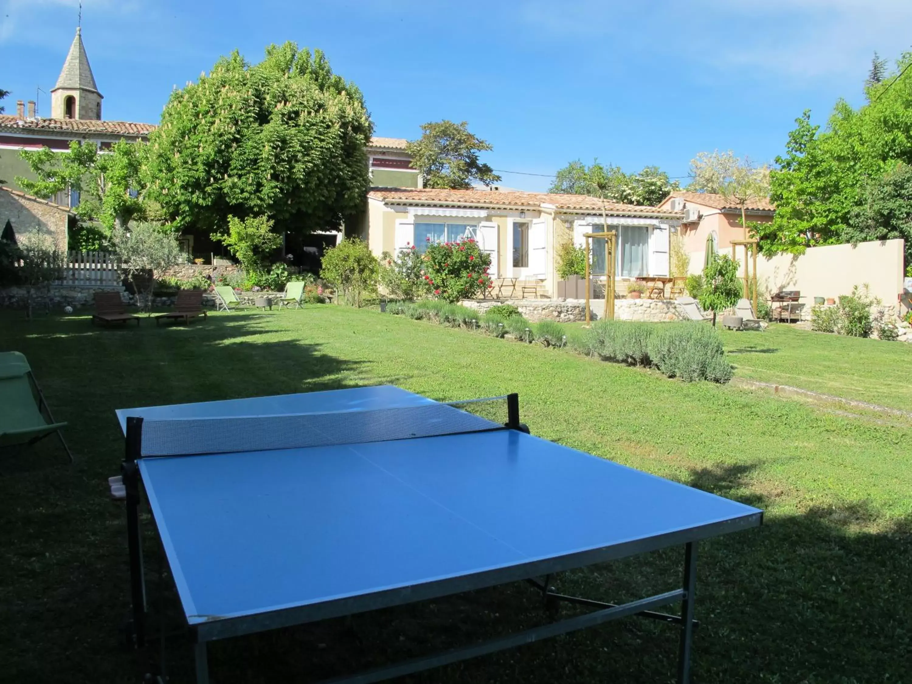 Garden, Table Tennis in Lou Cardalines