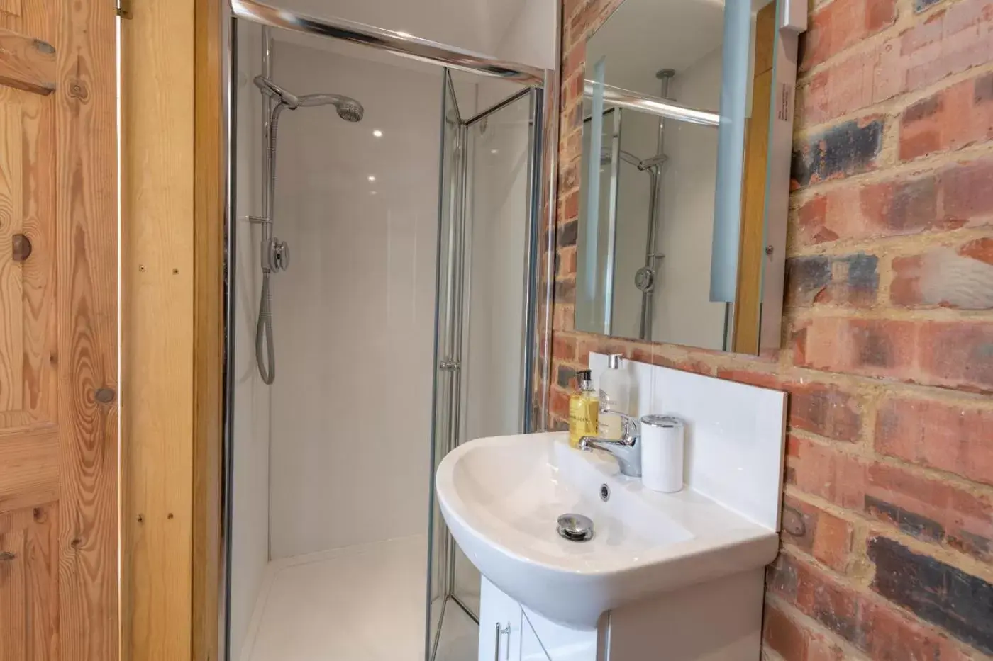 Shower, Bathroom in Mill Cottage - Ash Farm Cotswolds