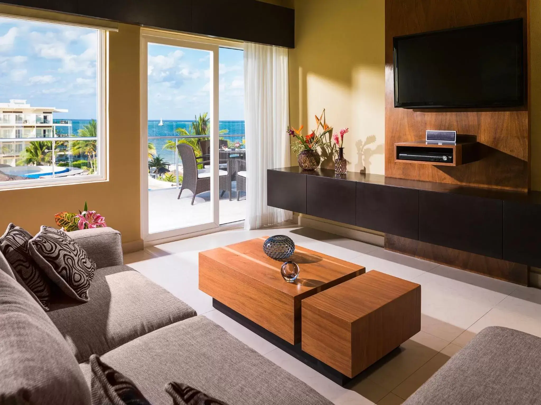 Living room, Seating Area in Azul Beach Resort Riviera Cancun, Gourmet All Inclusive by Karisma